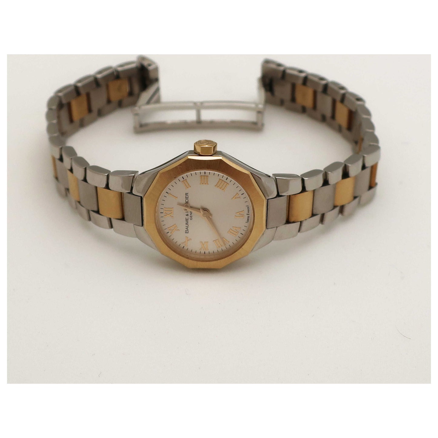 Baume and Mercier Riviera Women's Swiss Quartz (Battery-Powered) Watch MOAO8762-PO - Image #8