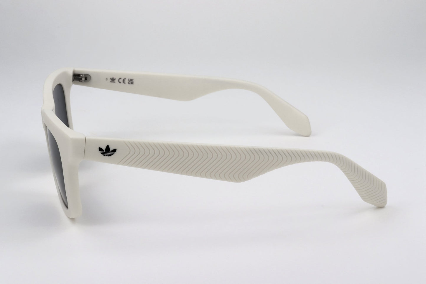 WHITE variant third image