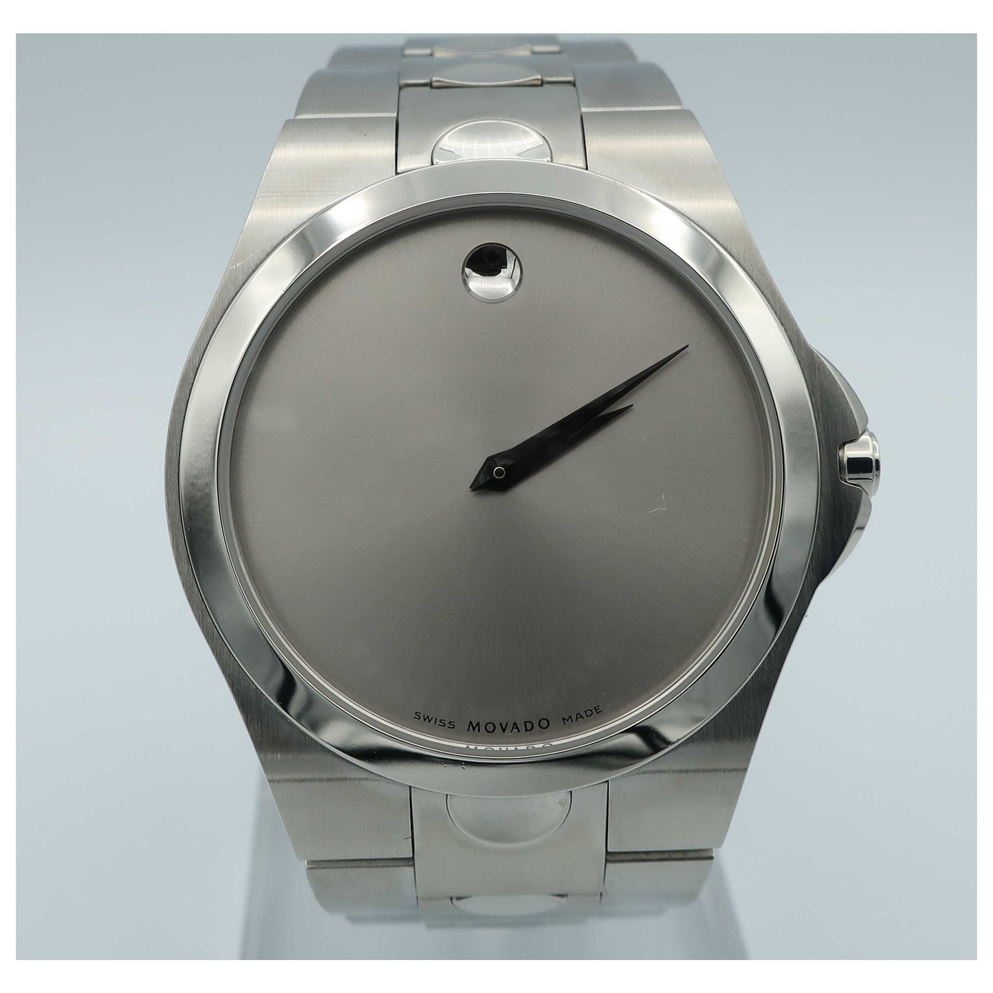 Front view of Movado Luno Men's Swiss Quartz (Battery-Powered) Watch 0605557-PO2
