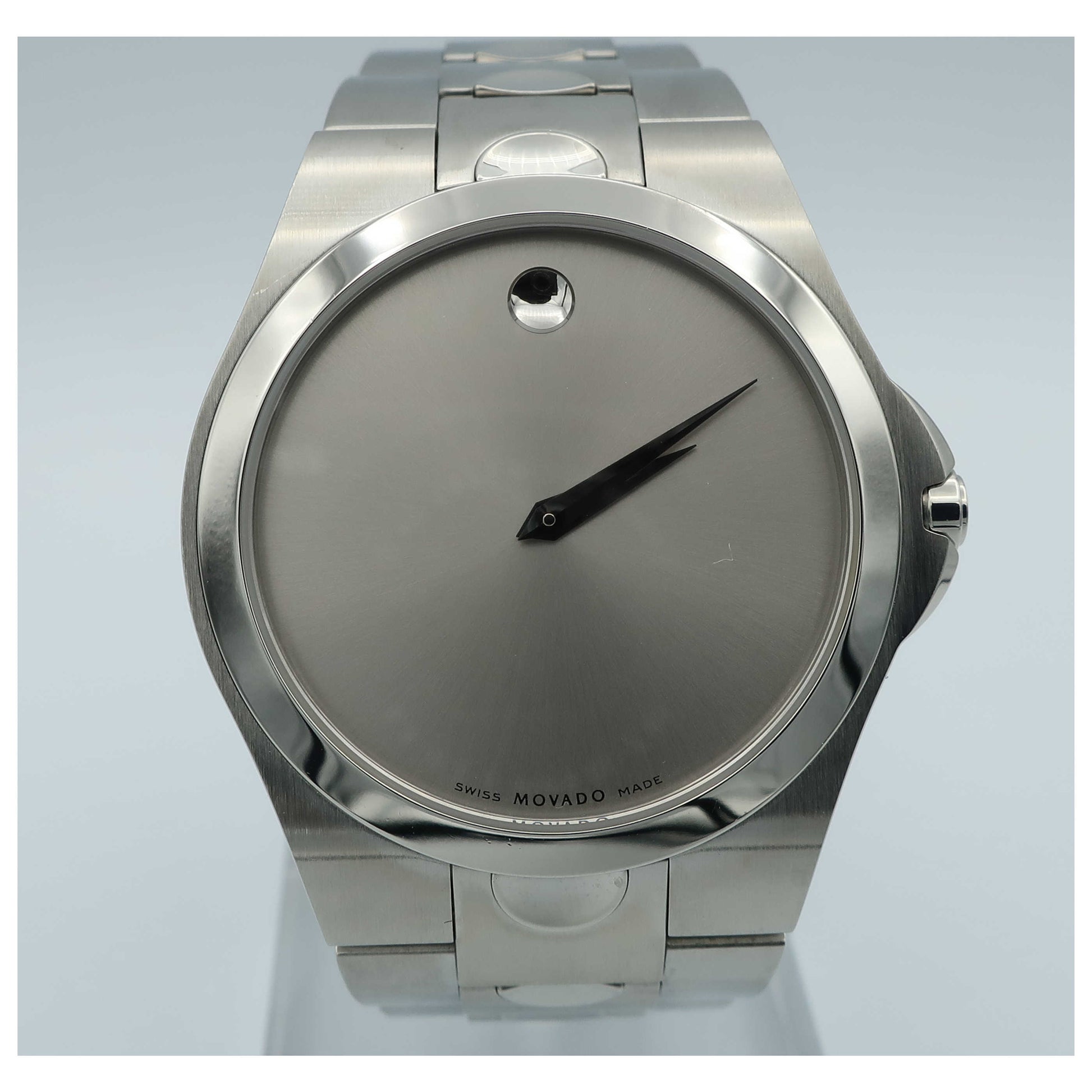 Front view of Movado Luno Men's Swiss Quartz (Battery-Powered) Watch 0605557-PO2
