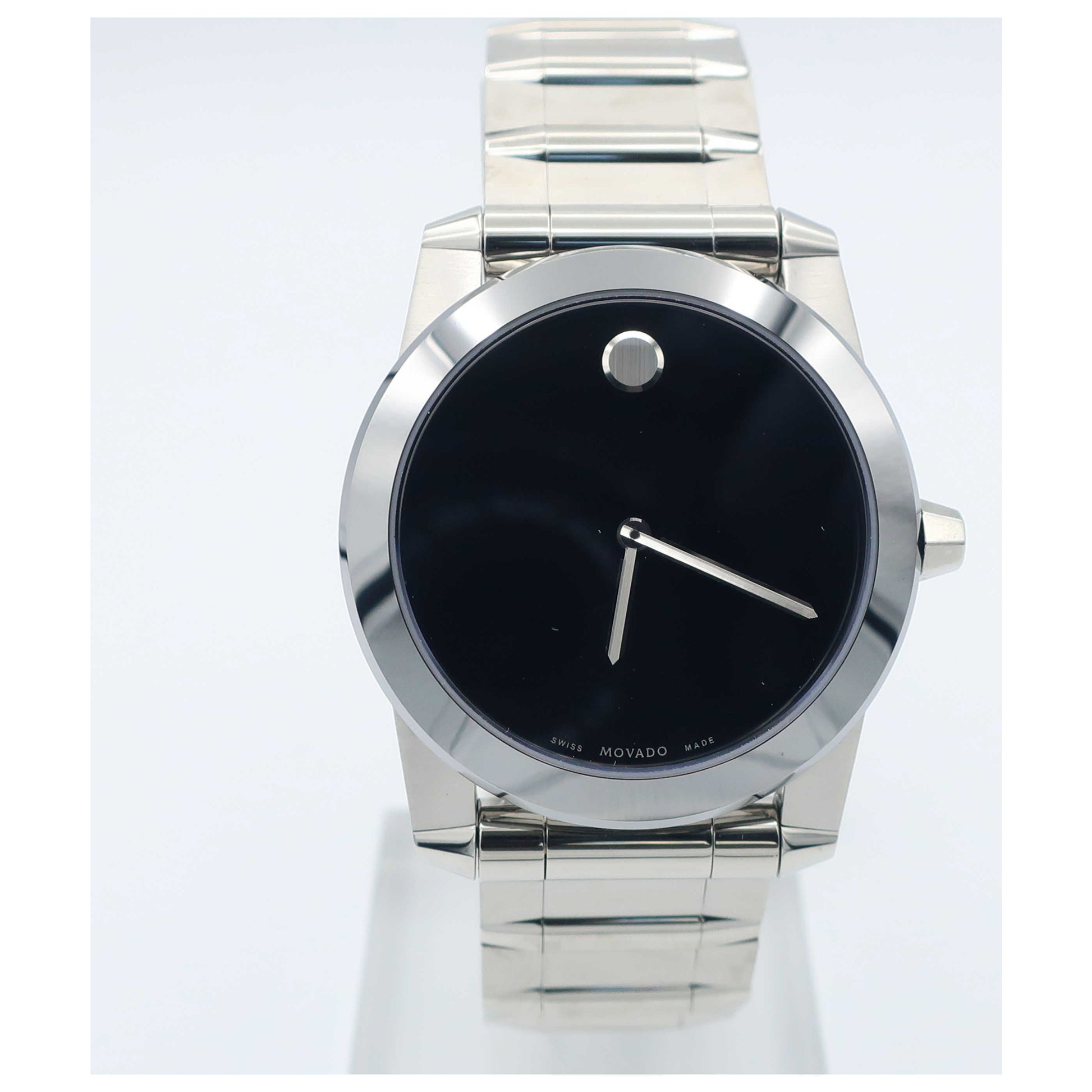 Front view of Movado Vizio Men's Swiss Quartz (Battery-Powered) Watch 0605808-SD