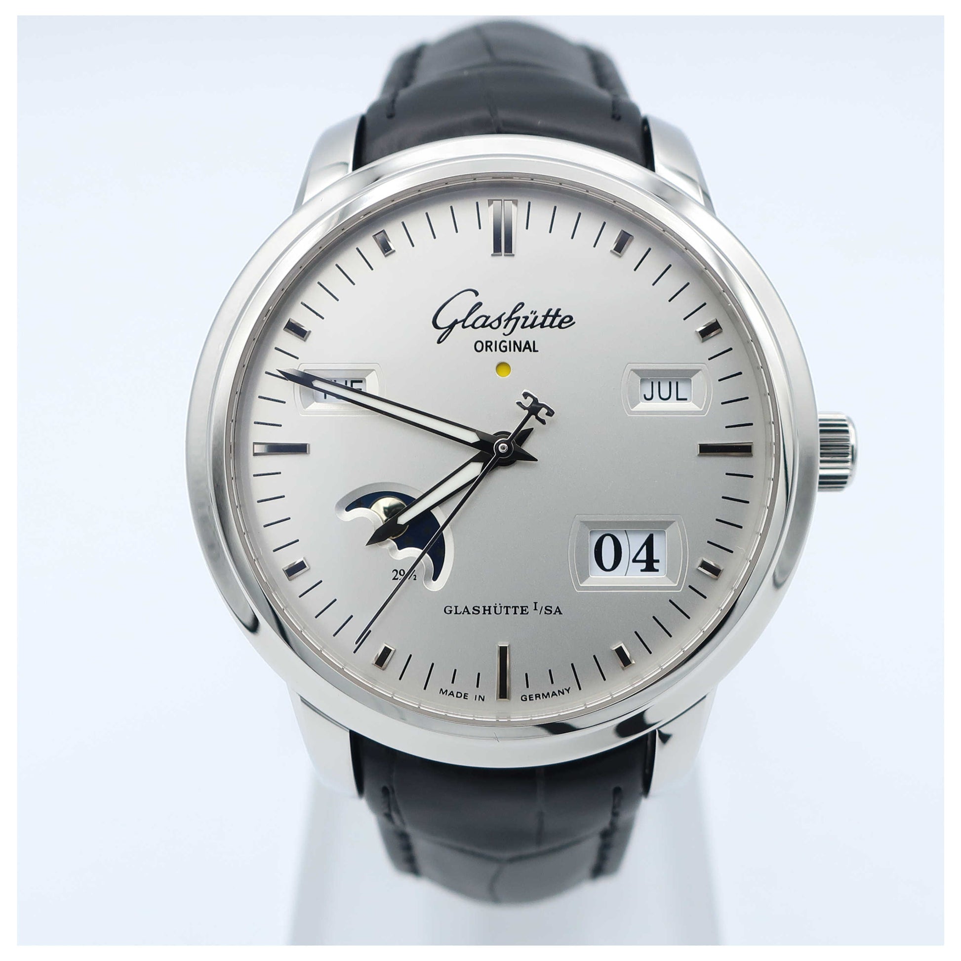 Front view of Glashutte Senator Men's Automatic Watch 100-02-13-02-04-SD