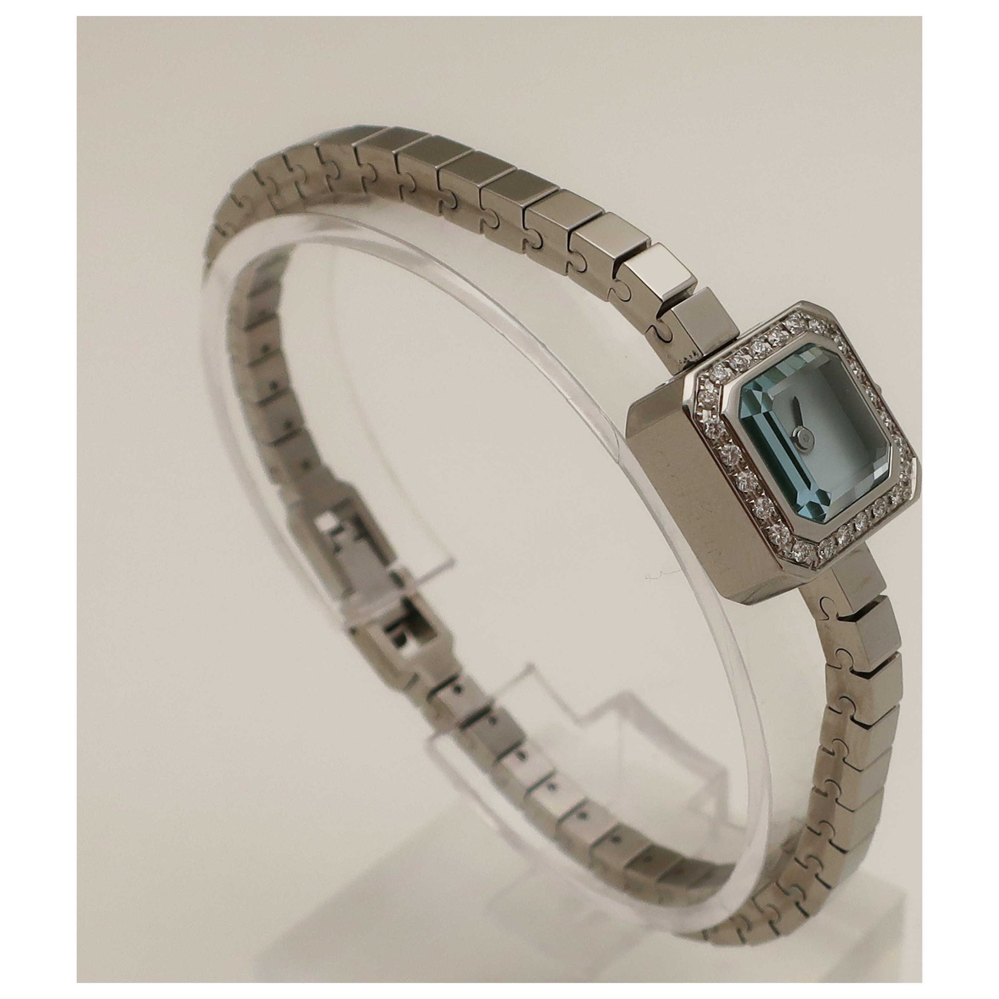 Corum Sugar Cube Women's Swiss Quartz (Battery-Powered) Watch 137-42347E050EB34-SD - Image #3