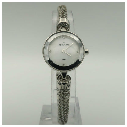 Front view of Skagen Mesh Women's Japanese Quartz (Battery-Powered) Watch 207SSSS-PO2