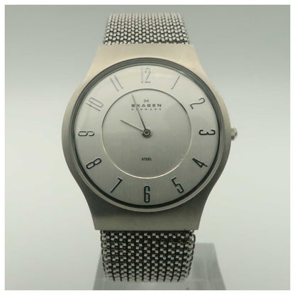 Front view of Skagen Mesh Men's Japanese Quartz (Battery-Powered) Watch 233LSS2M-PO