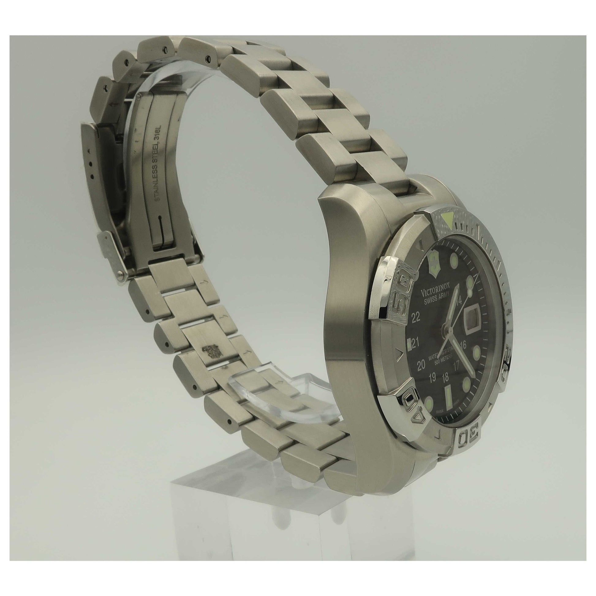 Victorinox Swiss Army Professional Men's Swiss Quartz (Battery-Powered) Watch 241037-PO - Image #3