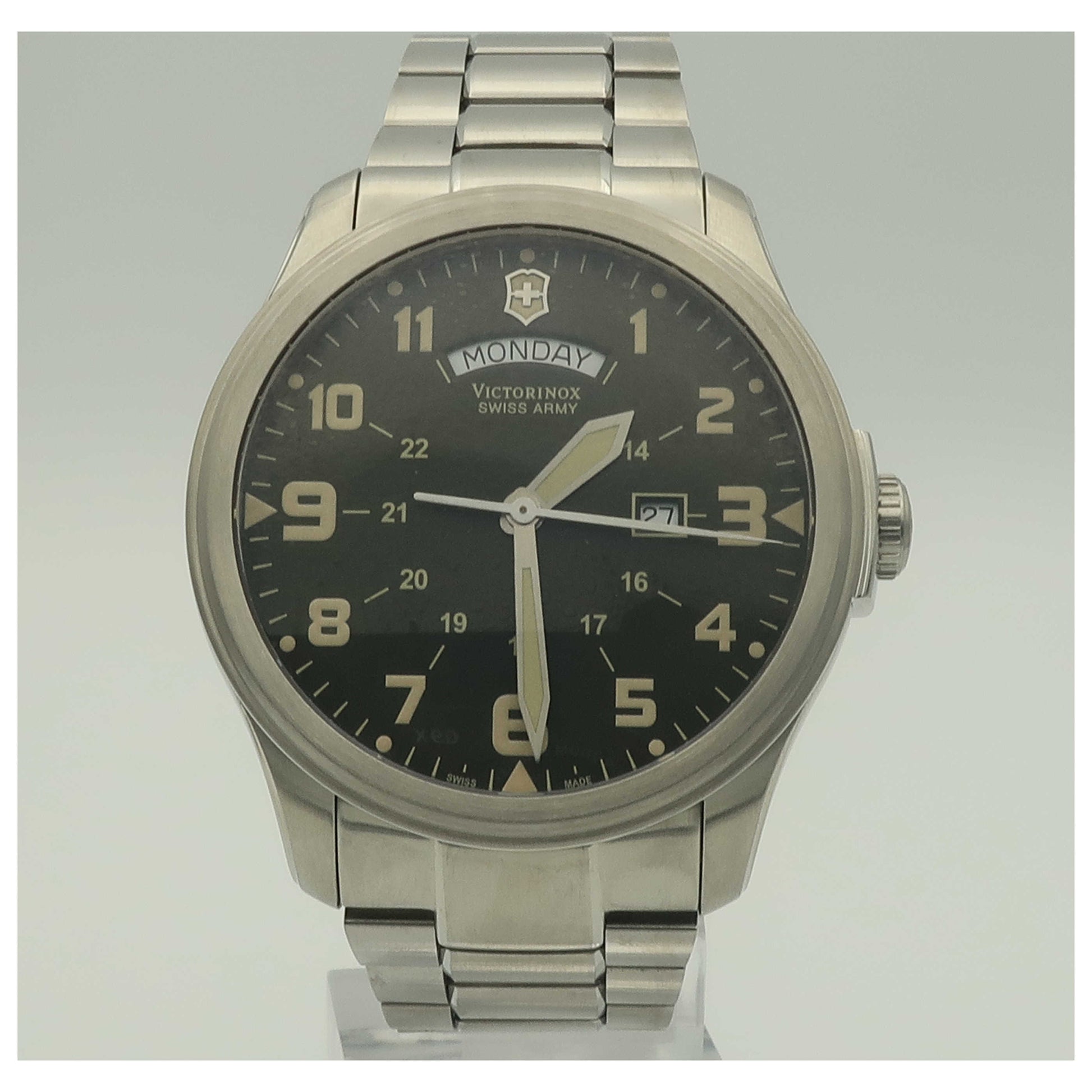 Front view of Victorinox Swiss Army Classic Men's Swiss Quartz (Battery-Powered) Watch 241291-PO2