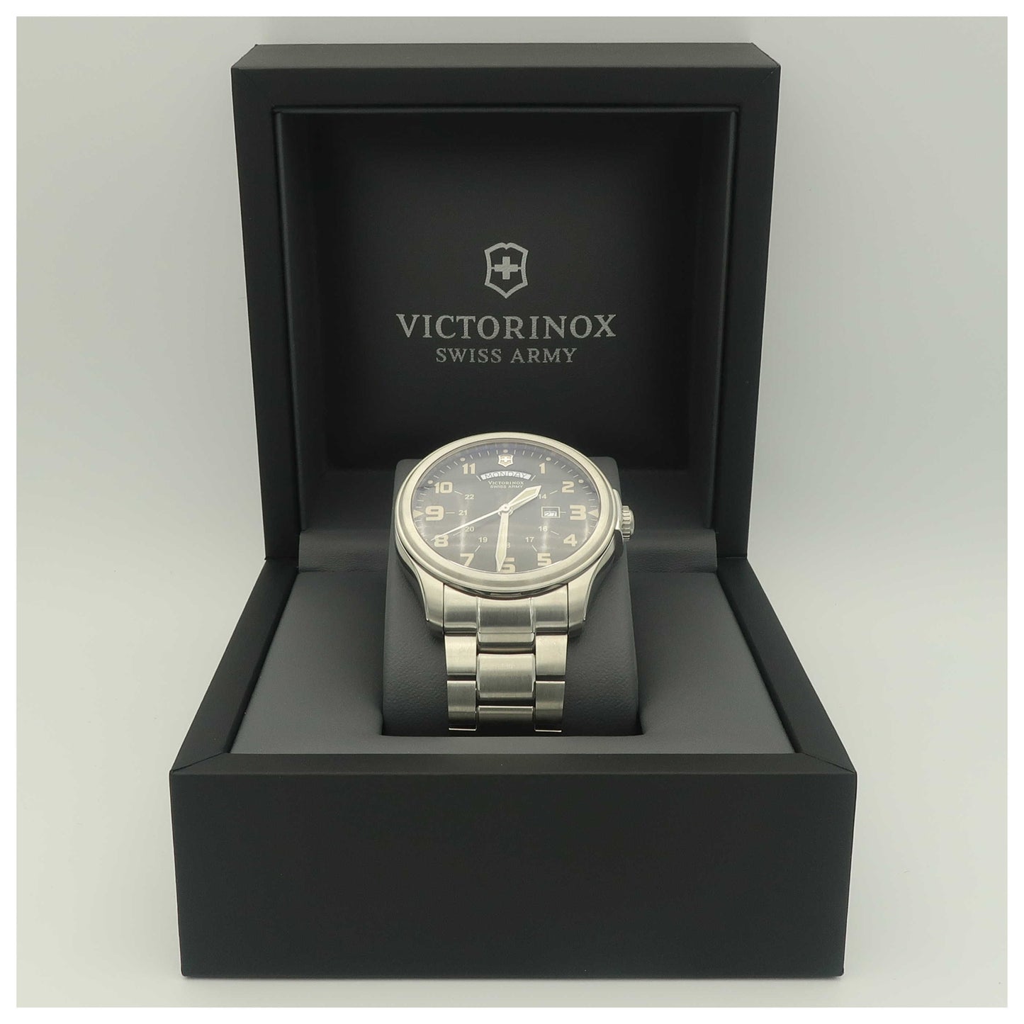 Victorinox Swiss Army Classic Men's Swiss Quartz (Battery-Powered) Watch 241291-PO2 - Image #6