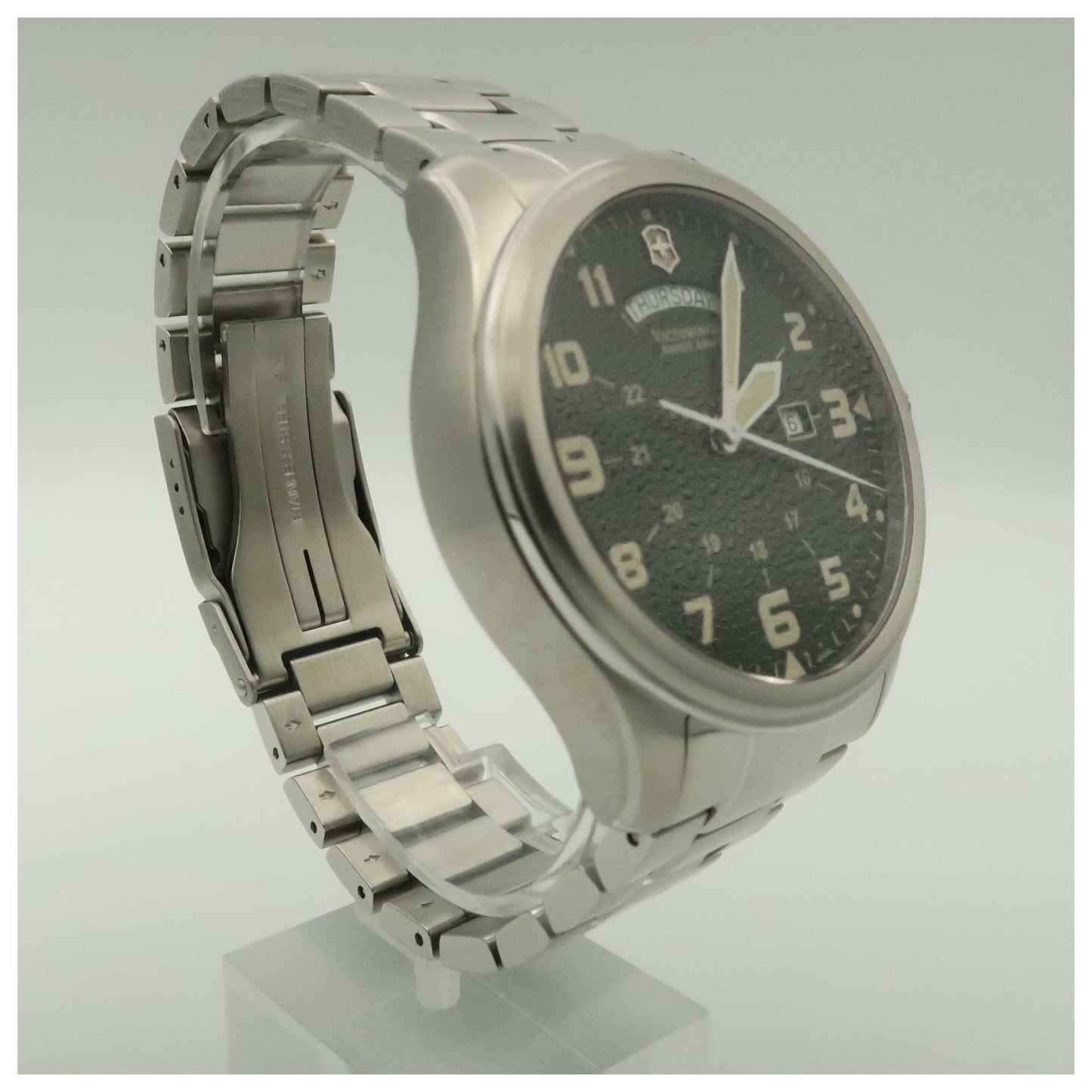 Victorinox Swiss Army Classic Men's Swiss Quartz (Battery-Powered) Watch 241291-PO - Image #3