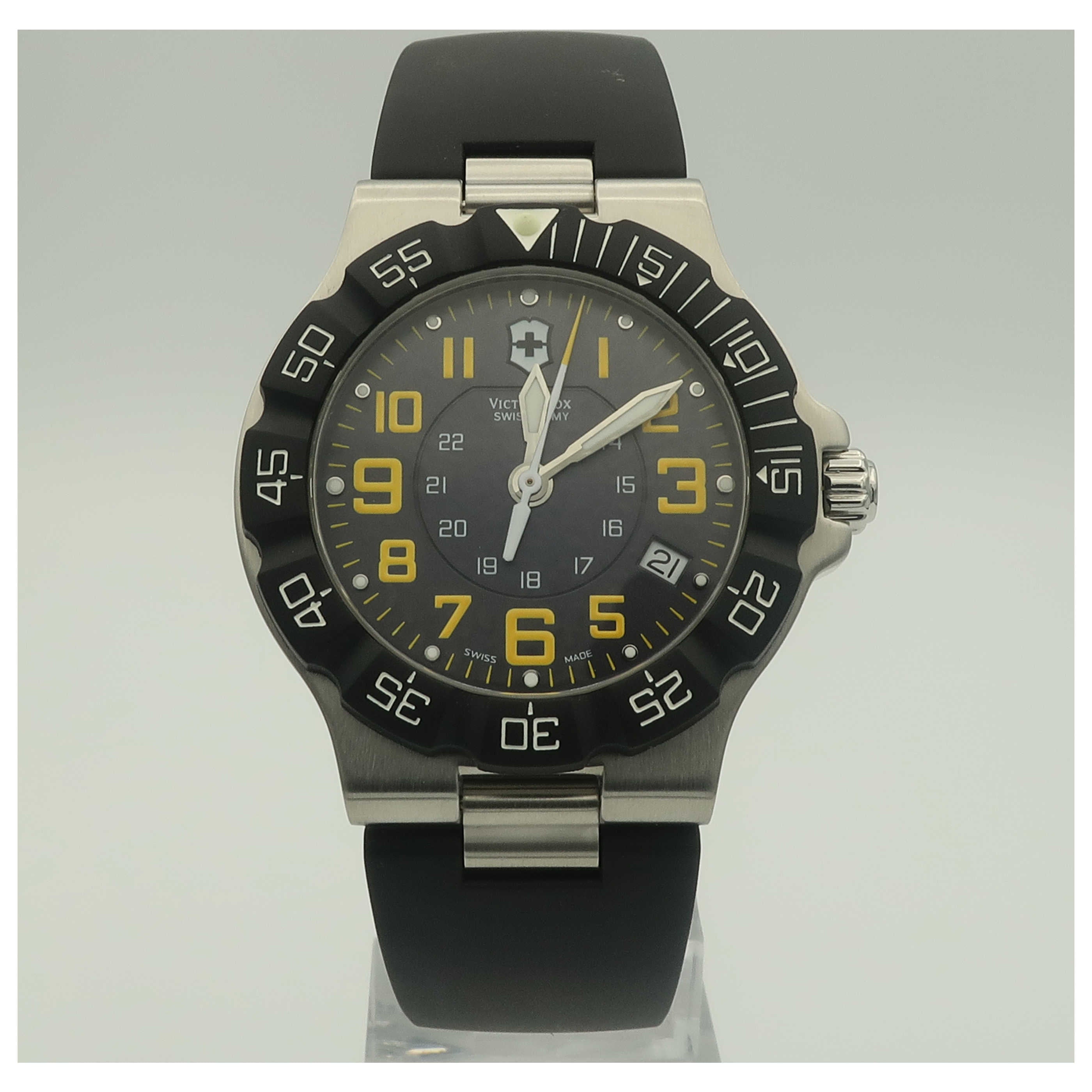 Victorinox Swiss Army Summit XLT Men's Quartz Watch 241412-SDV