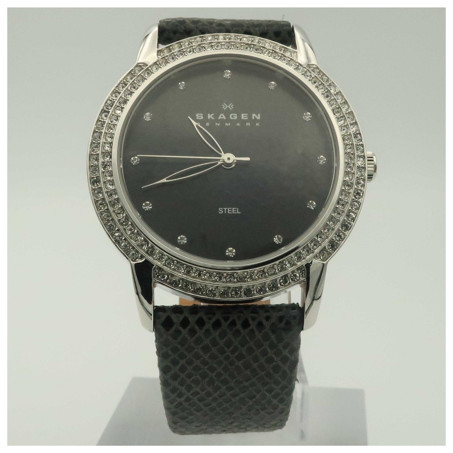 Front view of Skagen Glitz Women's Japanese Quartz (Battery-Powered) Watch 302SSLB-PO