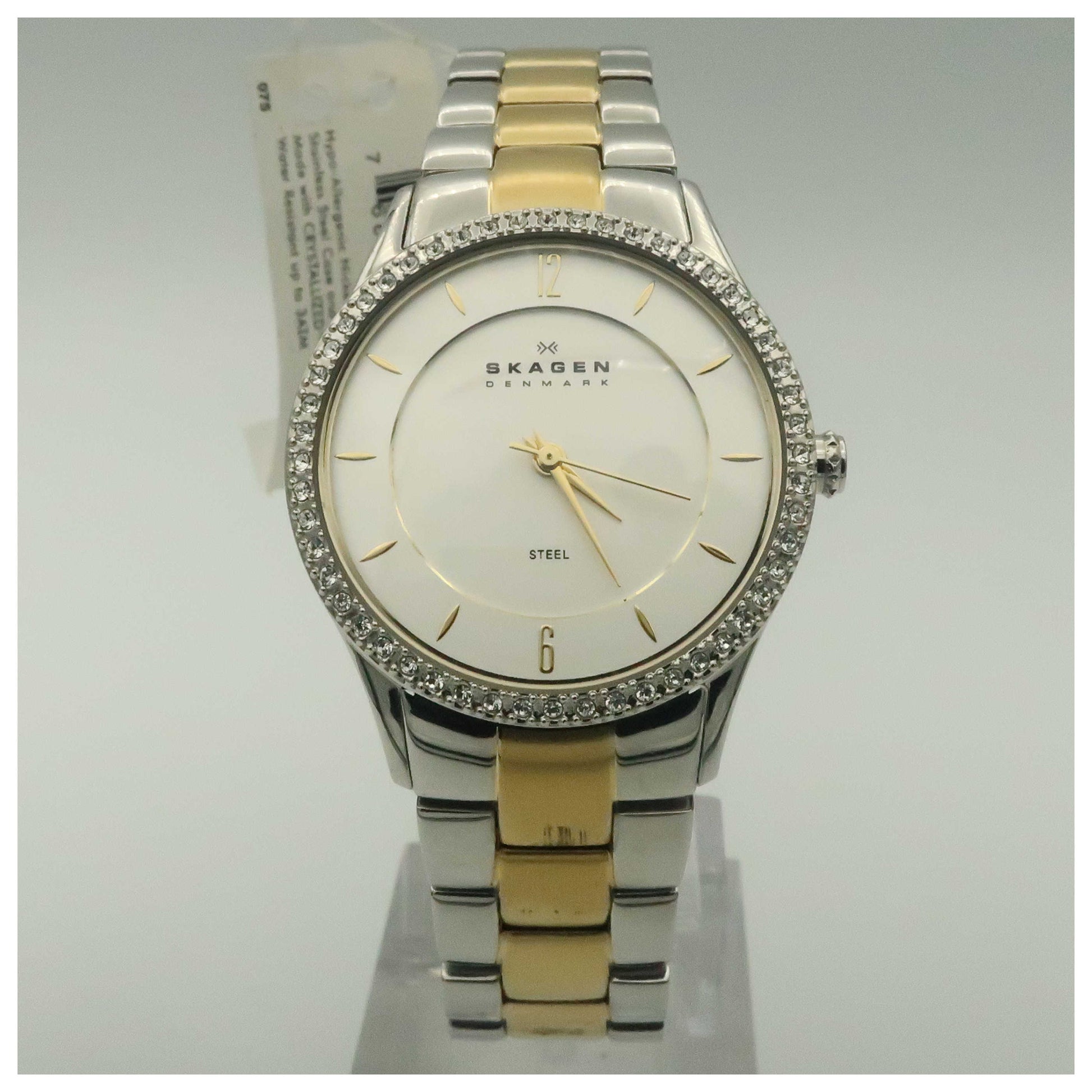 Front view of Skagen Glitz Women's Japanese Quartz (Battery-Powered) Watch 347SSGX-SD