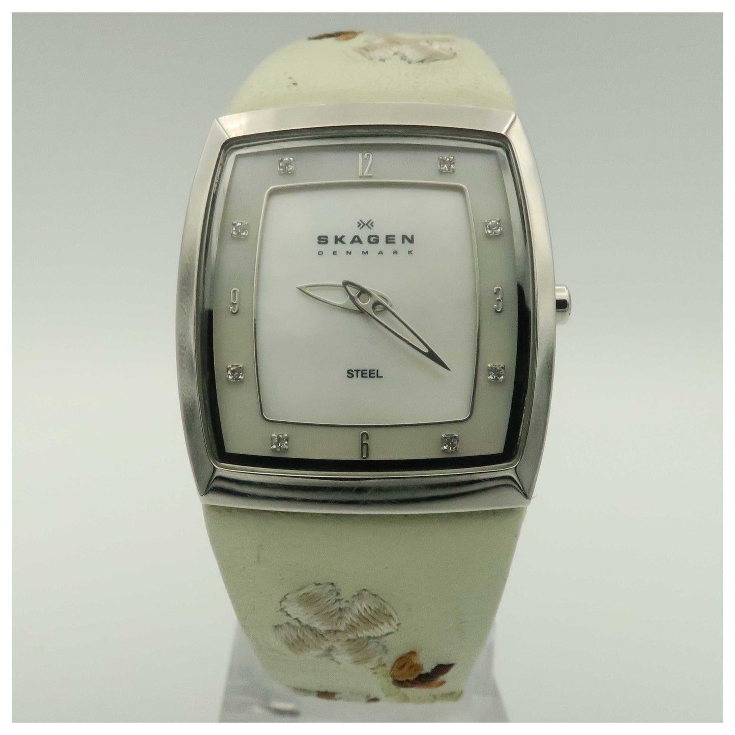 Front view of Skagen Studio Women's Quartz Watch 380SSLC-PO