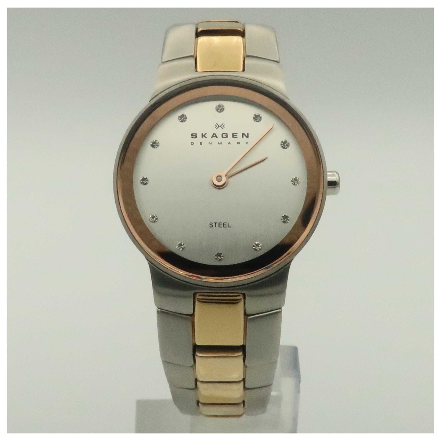 Front view of Skagen Classic Women's Japanese Quartz (Battery-Powered) Watch 430SSRX-PO2