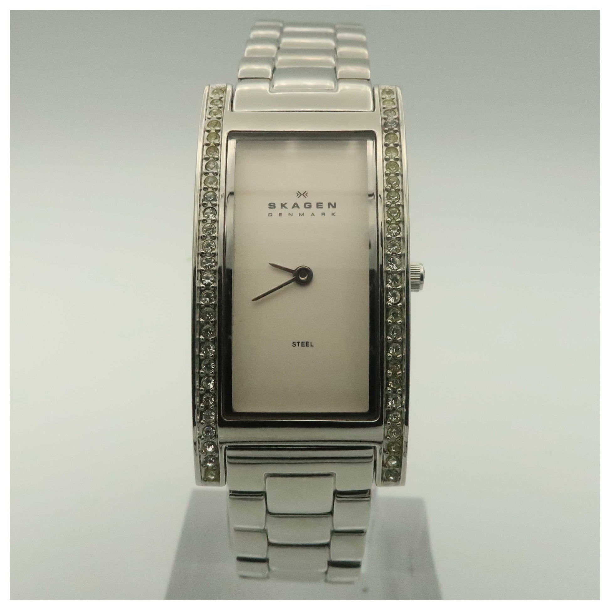 Front view of Skagen Glitz Women's Quartz Watch 459SSXZP-PO