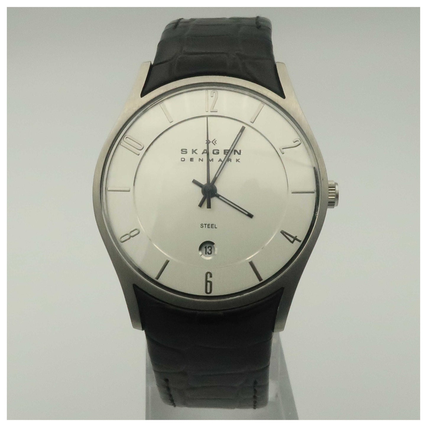 Front view of Skagen Leather Men's Quartz Watch 474XLSLC-SDV