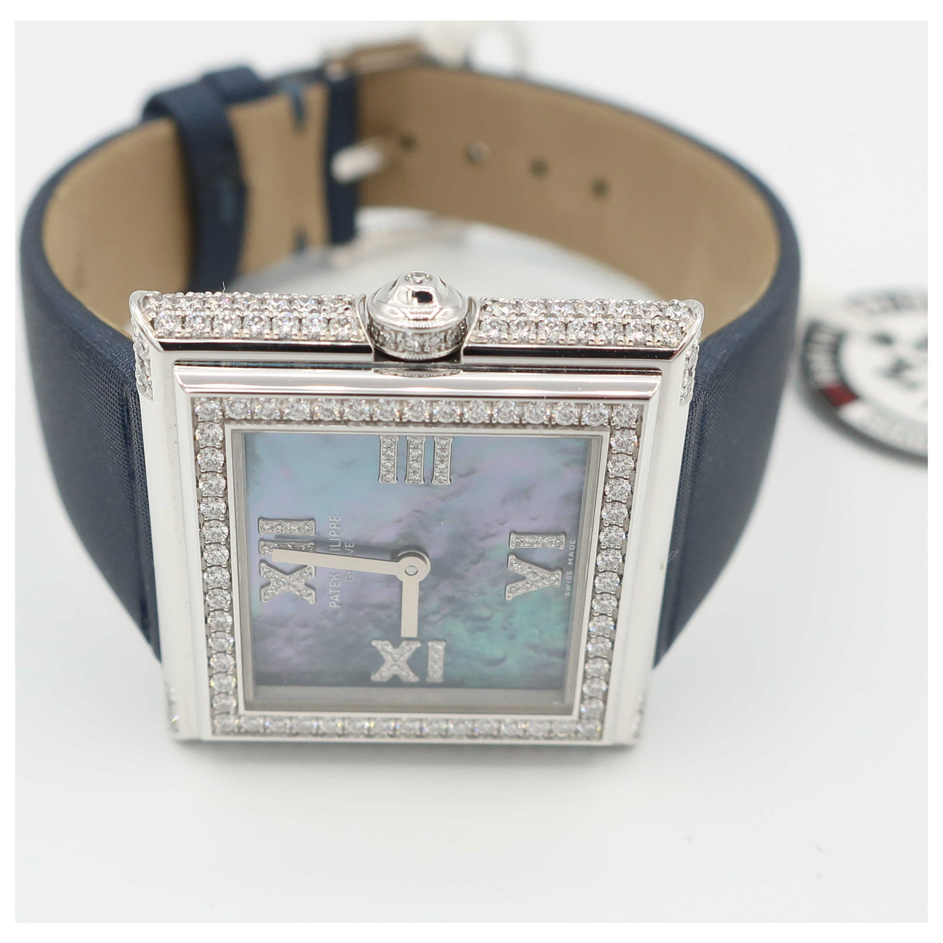 Patek Philippe Gondolo Women's Swiss Quartz (Battery-Powered) Watch 4869G-SD - Image #8