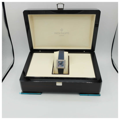 Patek Philippe Gondolo Women's Swiss Quartz (Battery-Powered) Watch 4869G-SD - Image #6