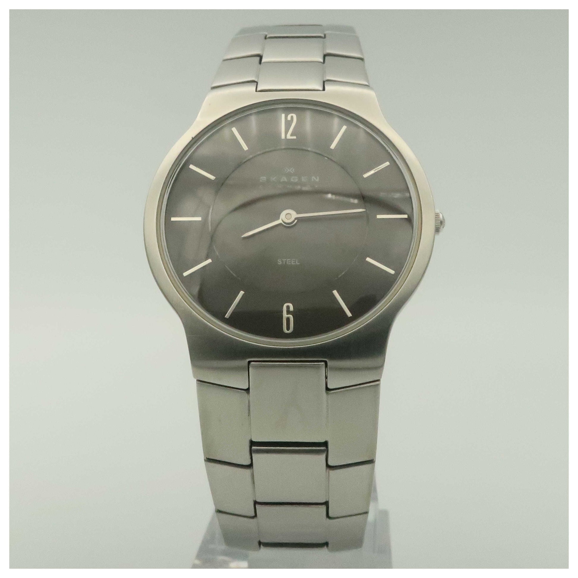 Front view of Skagen Classic Men's Japanese Quartz (Battery-Powered) Watch 572LSXM-PO