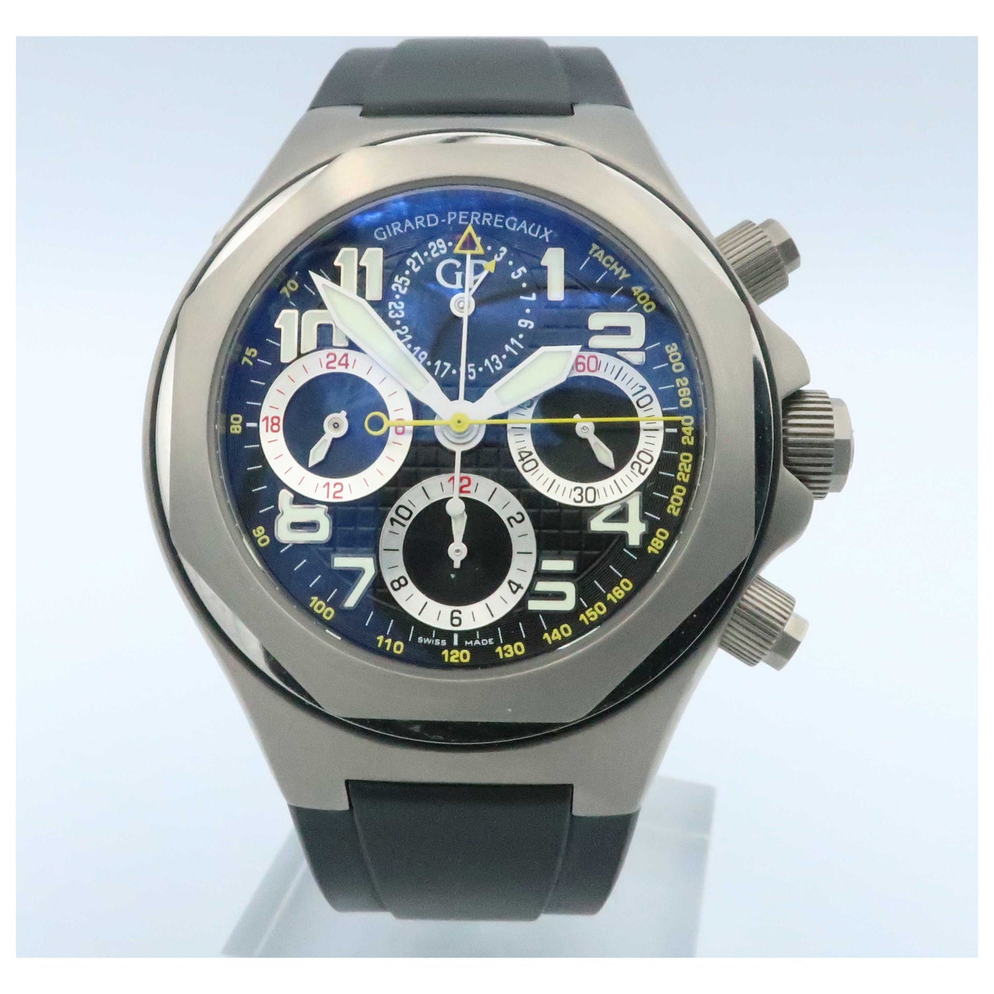 Front view of Girard-Perregaux Laureato Men's Automatic Watch 80180-21-611-FK6A-SD