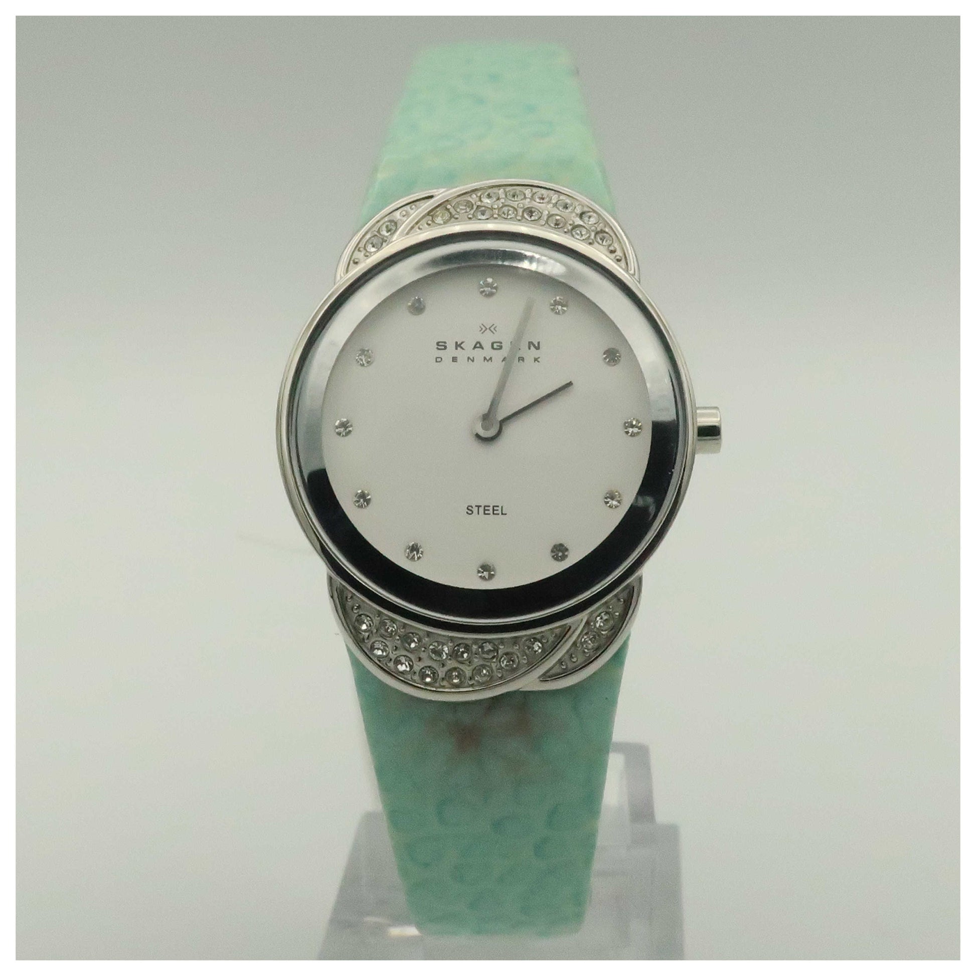 Front view of Skagen Studio Women's Quartz Watch 818SSLI-PO2