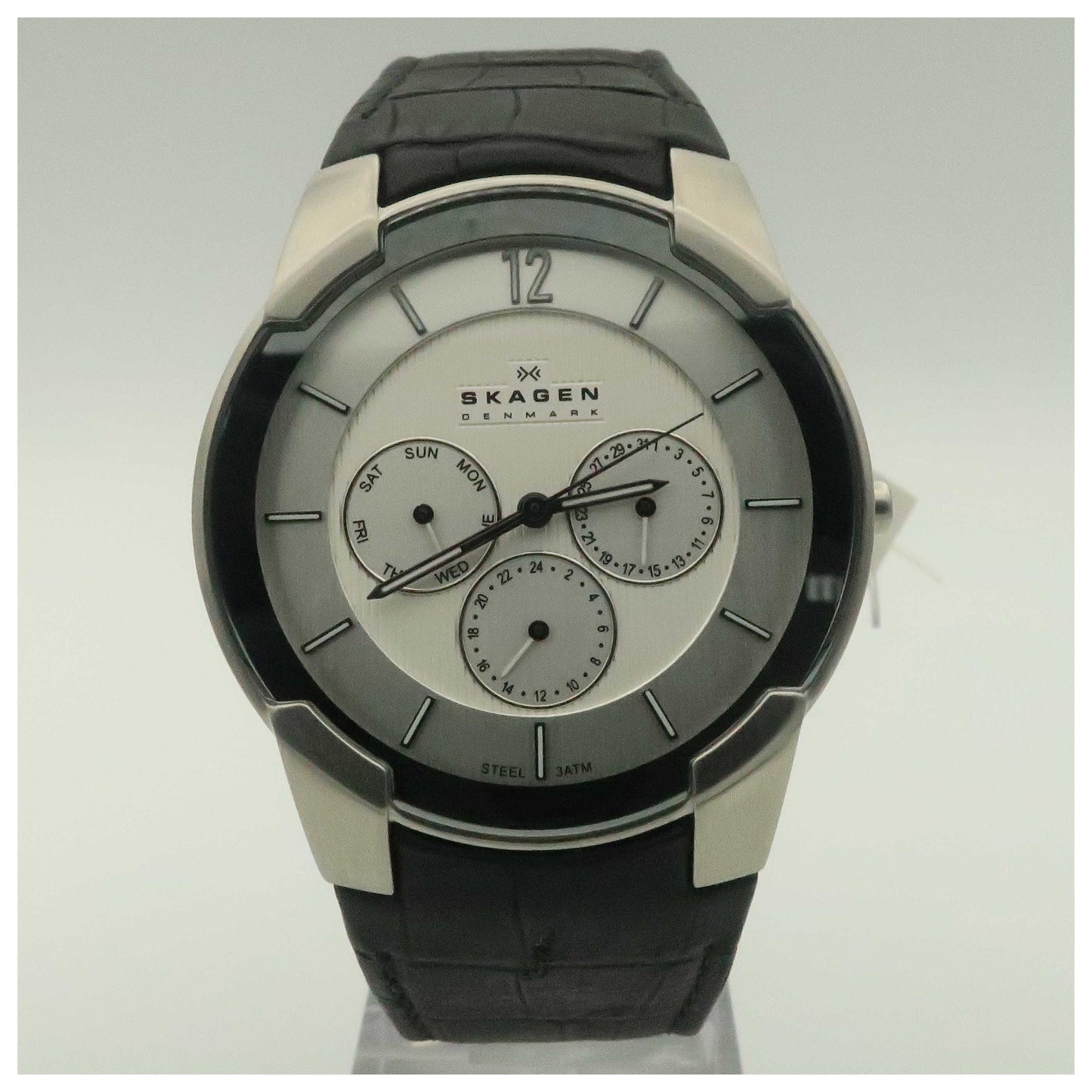 Front view of Skagen Leather Men's Japanese Quartz (Battery-Powered) Watch 856XLSLC-PO