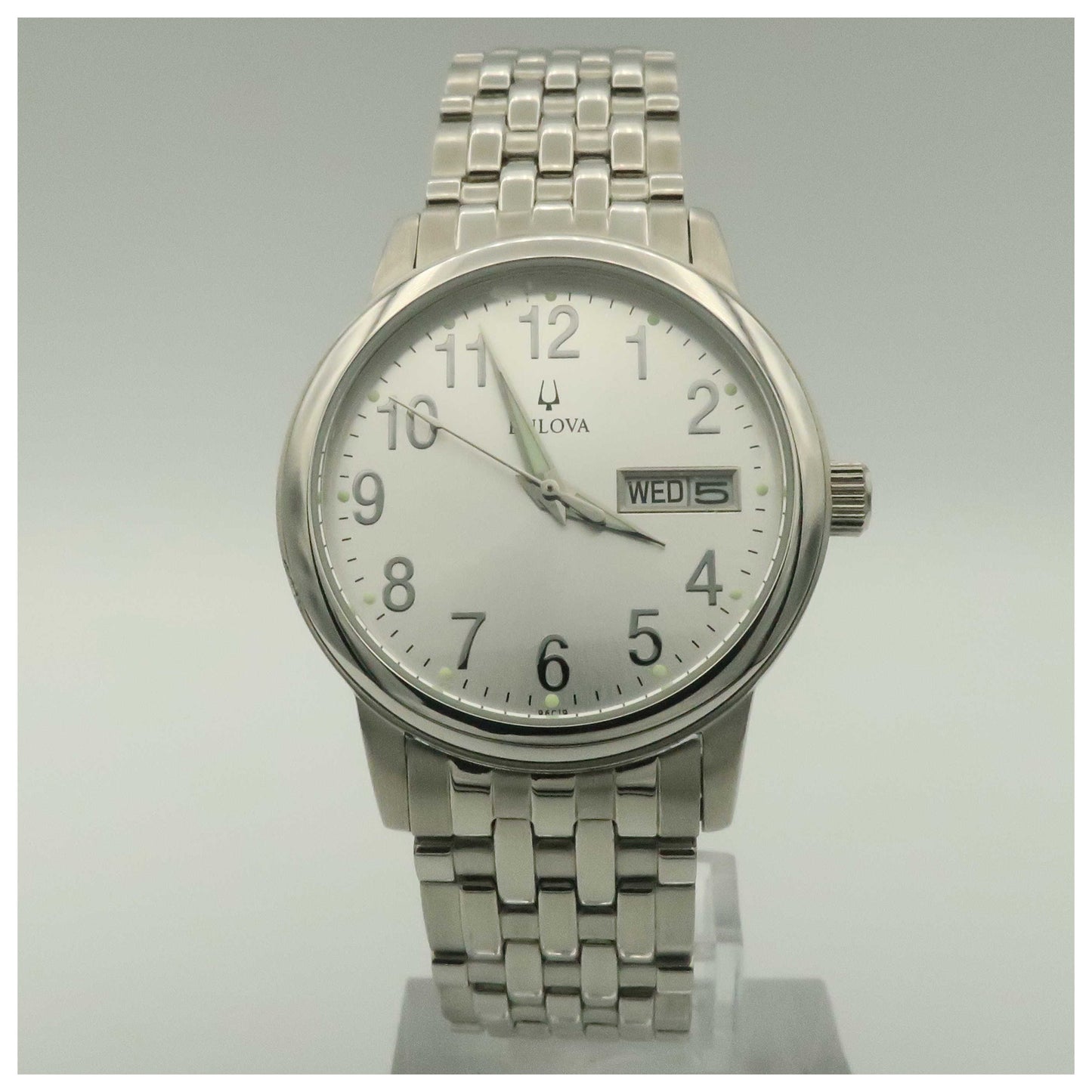 Front view of Bulova Bracelet Men's Watch 96C19-PO