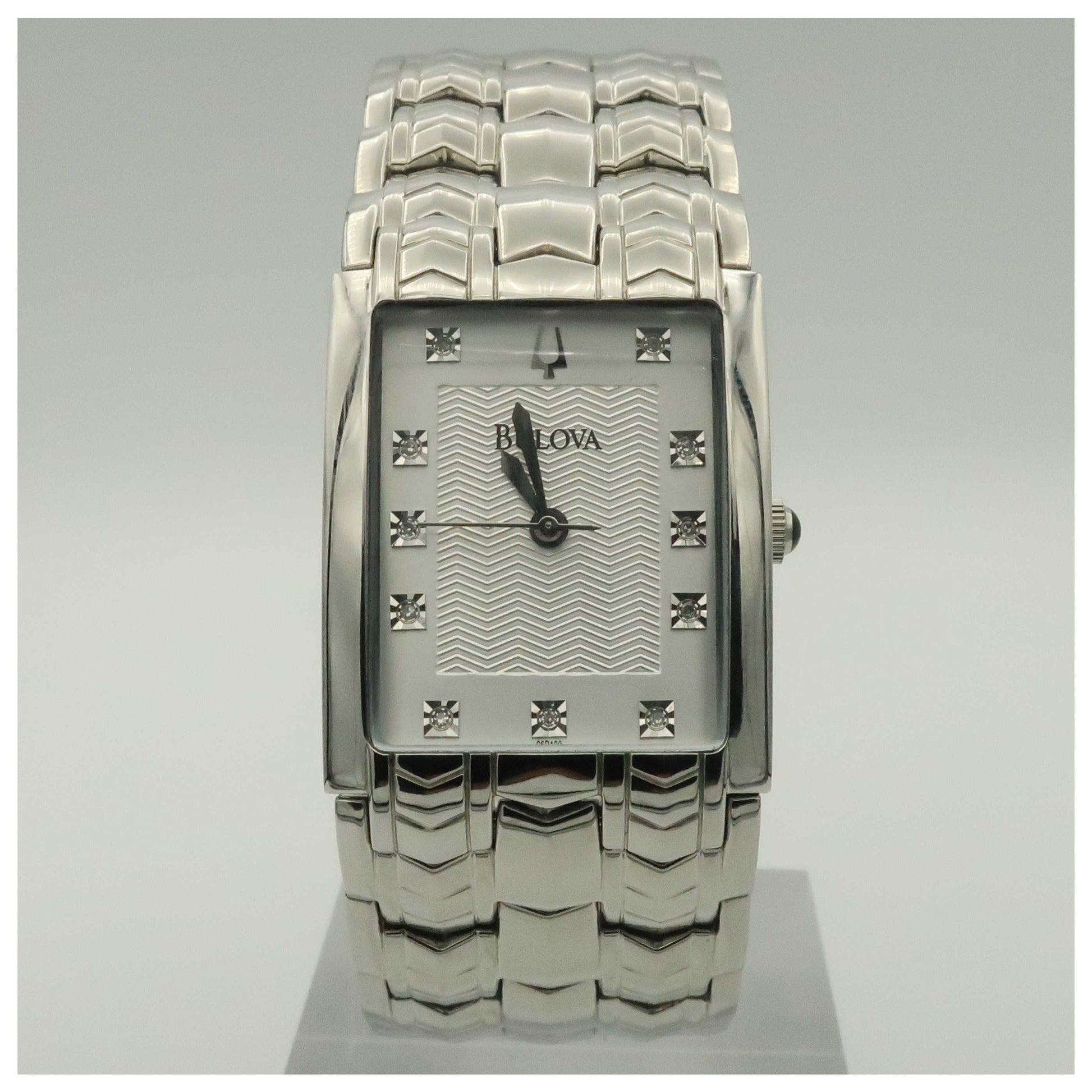 Front view of Bulova Bracelet Men's Quartz Watch 96D100-PO