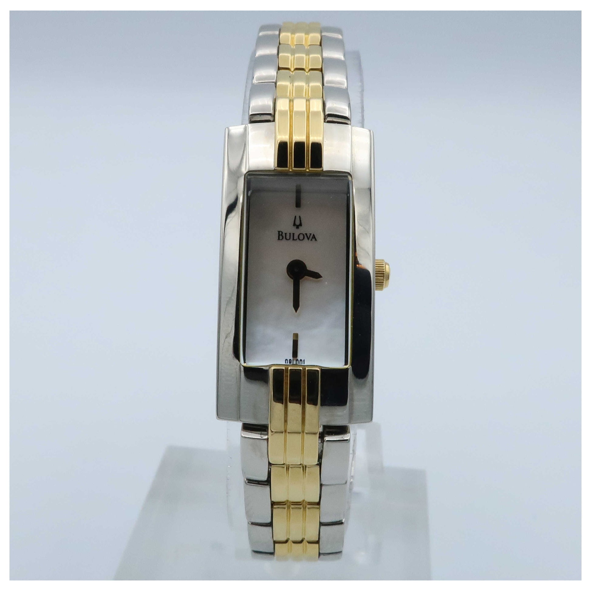 Front view of Bulova Bracelet Women's Quartz Watch 98L001-SDV