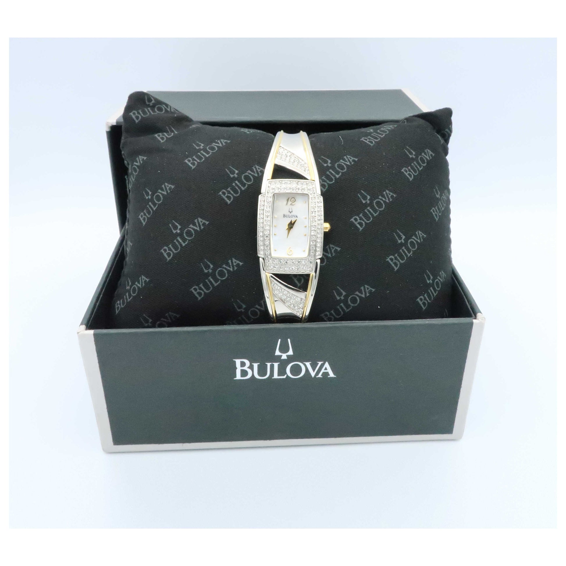 Bulova Crystal Women's Quartz Watch 98L128-SDV - Image #6