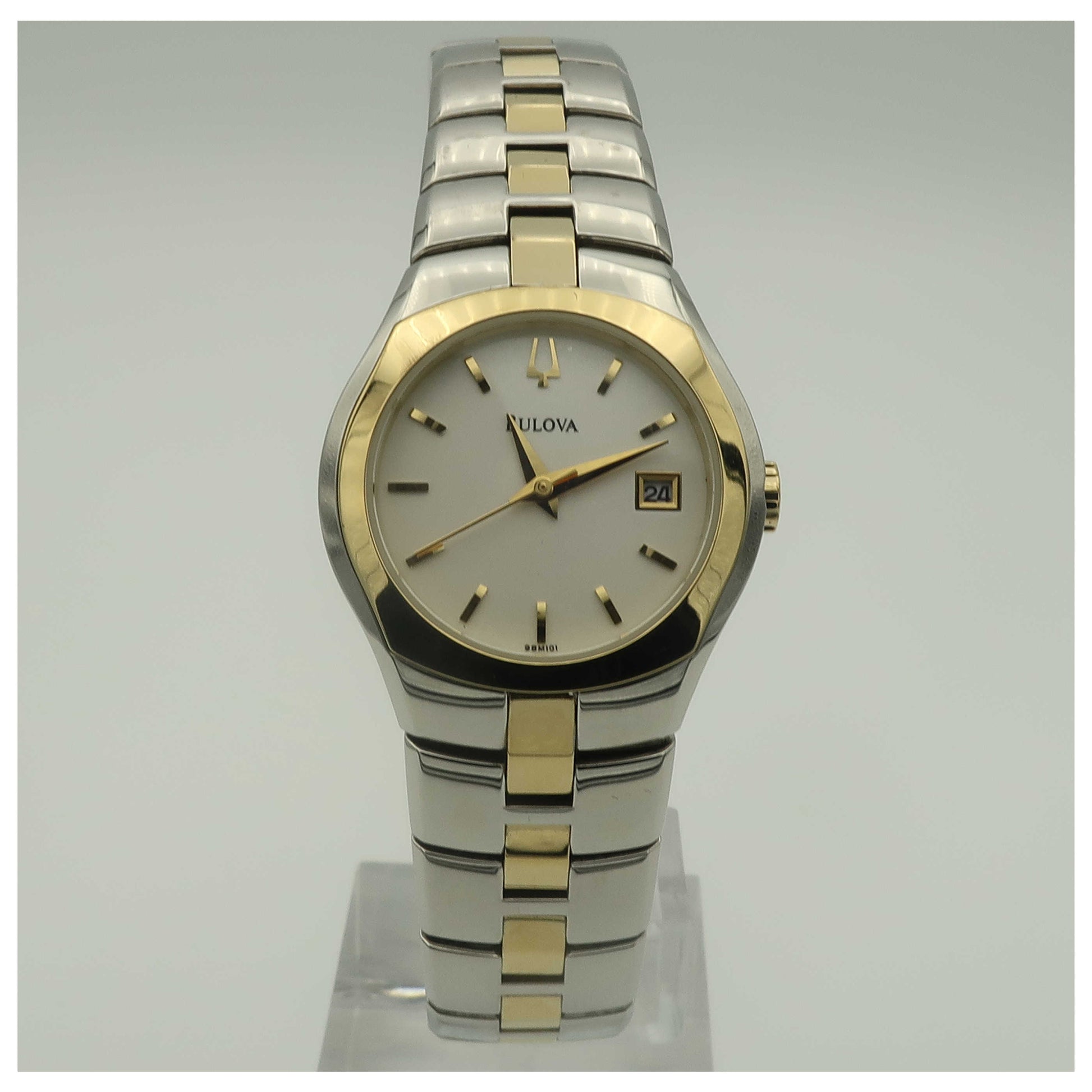 Front view of Bulova Bracelet Women's Quartz Watch 98M101-SDV