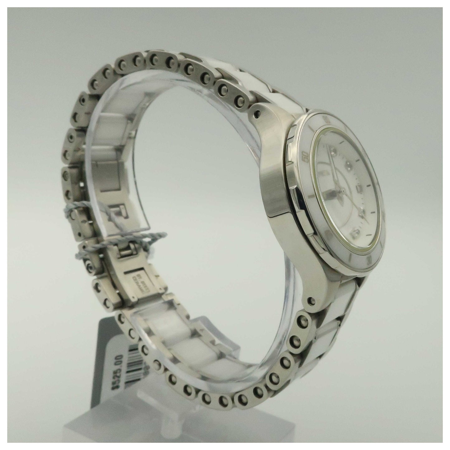 Bulova Diamonds Women's Japanese Quartz (Battery-Powered) Watch 98P124-PO - Image #3