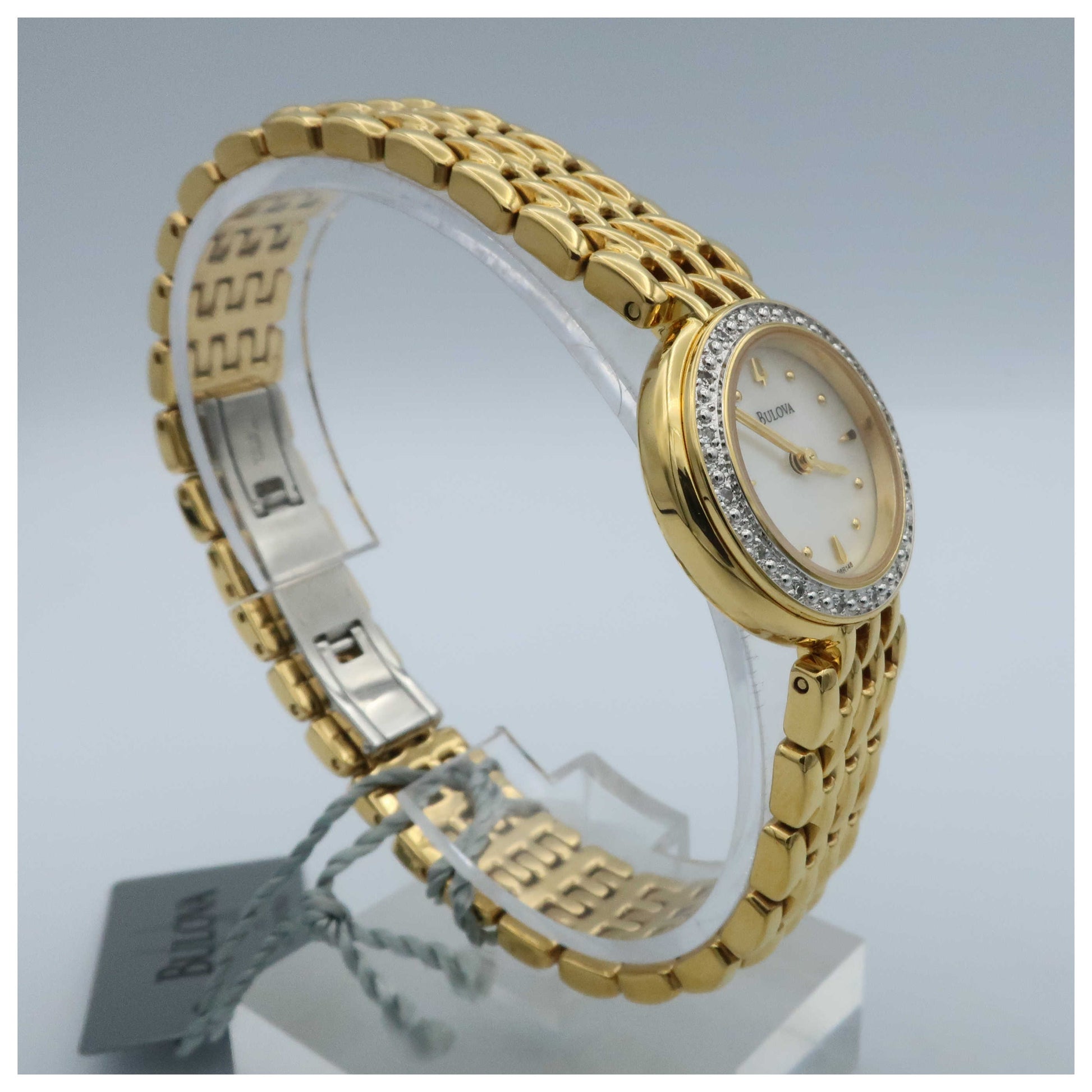 Bulova Diamonds Women's Japanese Quartz (Battery-Powered) Watch 98R148-SDV - Image #3