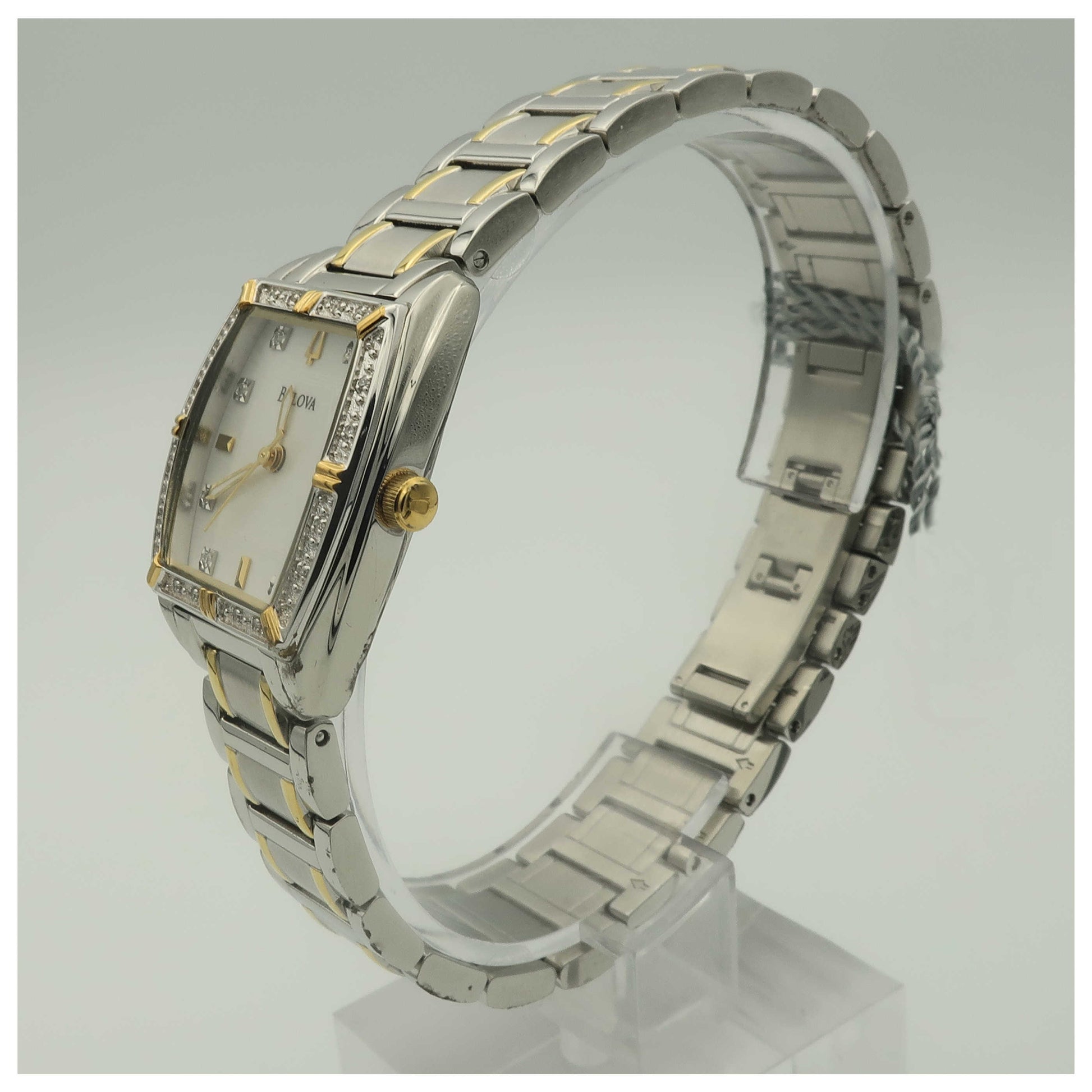 Bulova Diamonds Women's Japanese Quartz (Battery-Powered) Watch 98R159-PO - Image #4