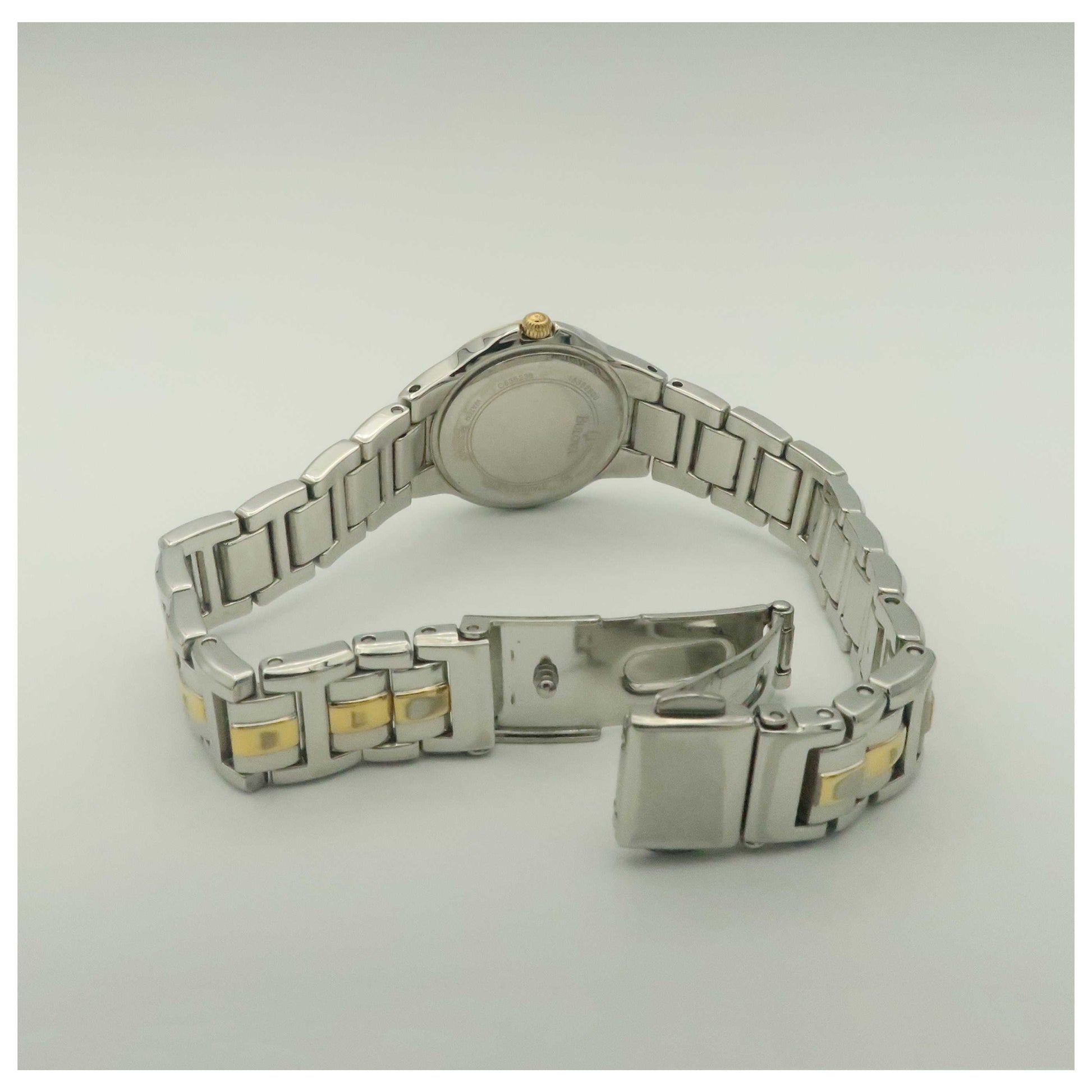 Bulova Diamonds Women's Japanese Quartz (Battery-Powered) Watch 98R166-SDV - Image #7