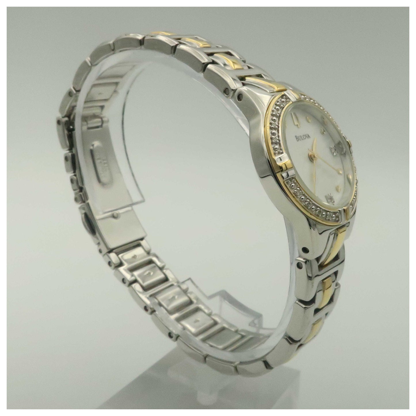 Bulova Diamonds Women's Japanese Quartz (Battery-Powered) Watch 98R166-SDV - Image #3