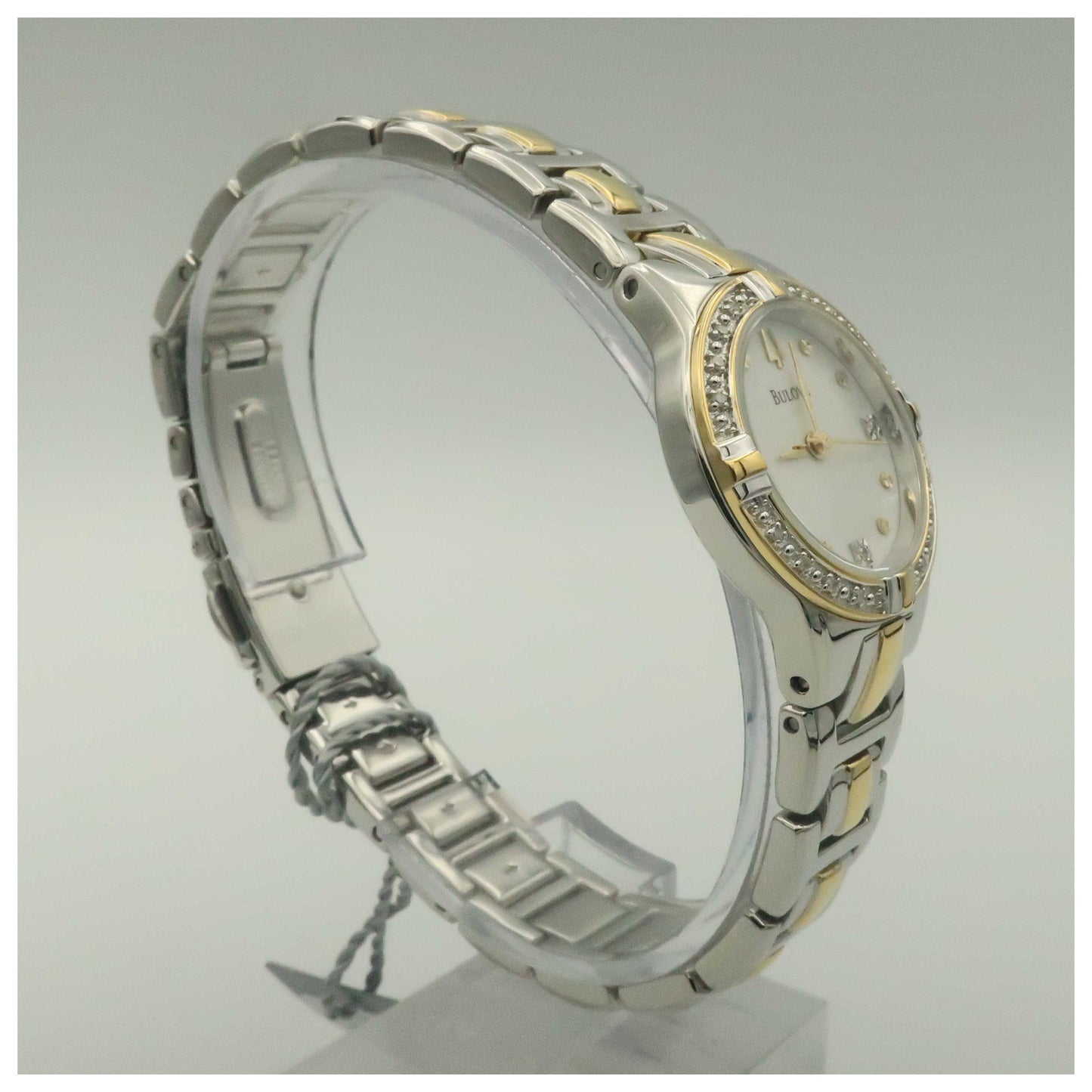 Bulova Diamonds Women's Japanese Quartz (Battery-Powered) Watch 98R166-SD - Image #3