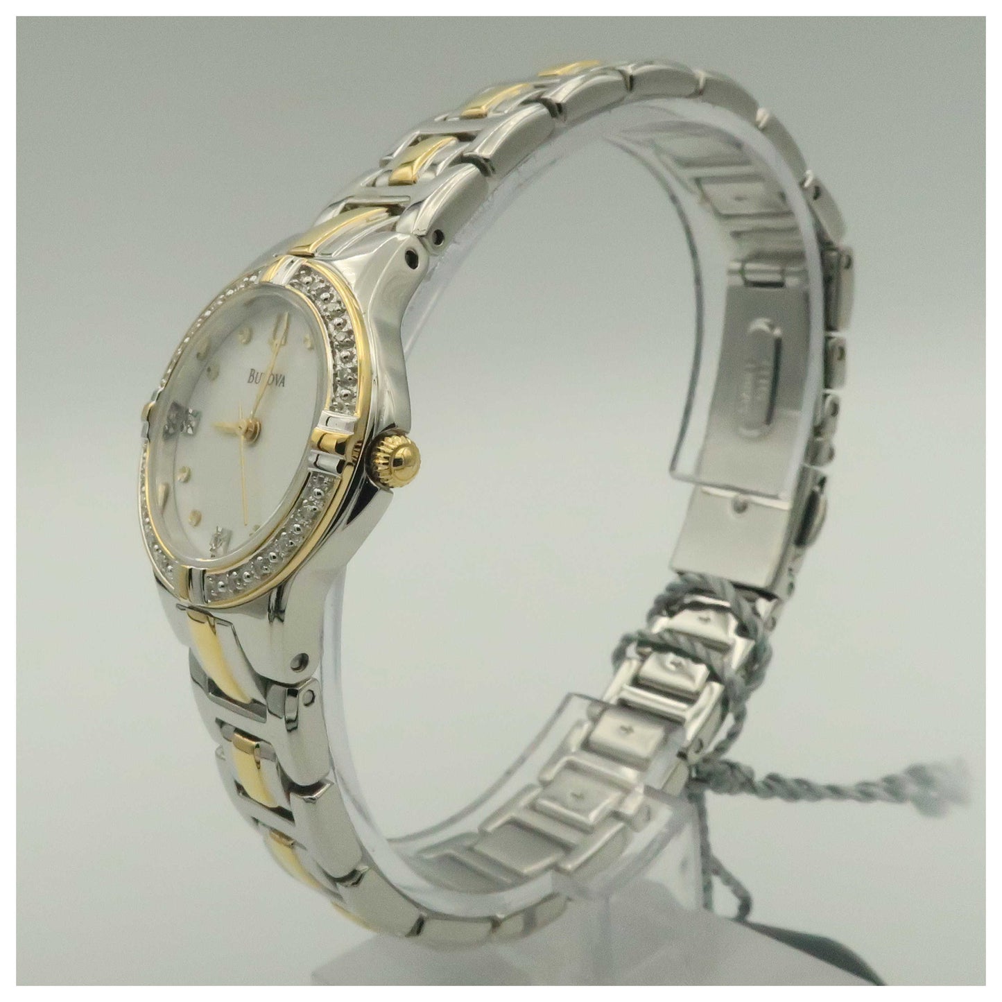 Bulova Diamonds Women's Japanese Quartz (Battery-Powered) Watch 98R166-SD - Image #4