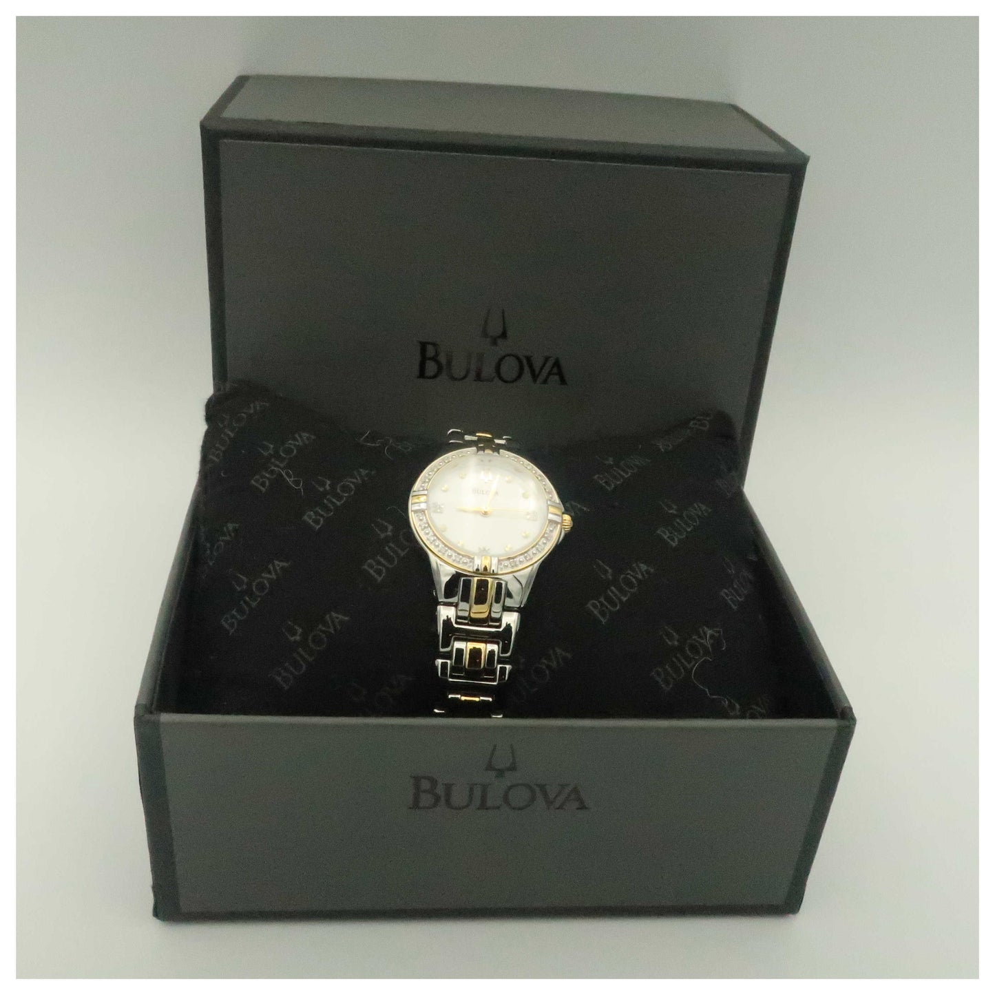 Bulova Diamonds Women's Japanese Quartz (Battery-Powered) Watch 98R166-SD - Image #6