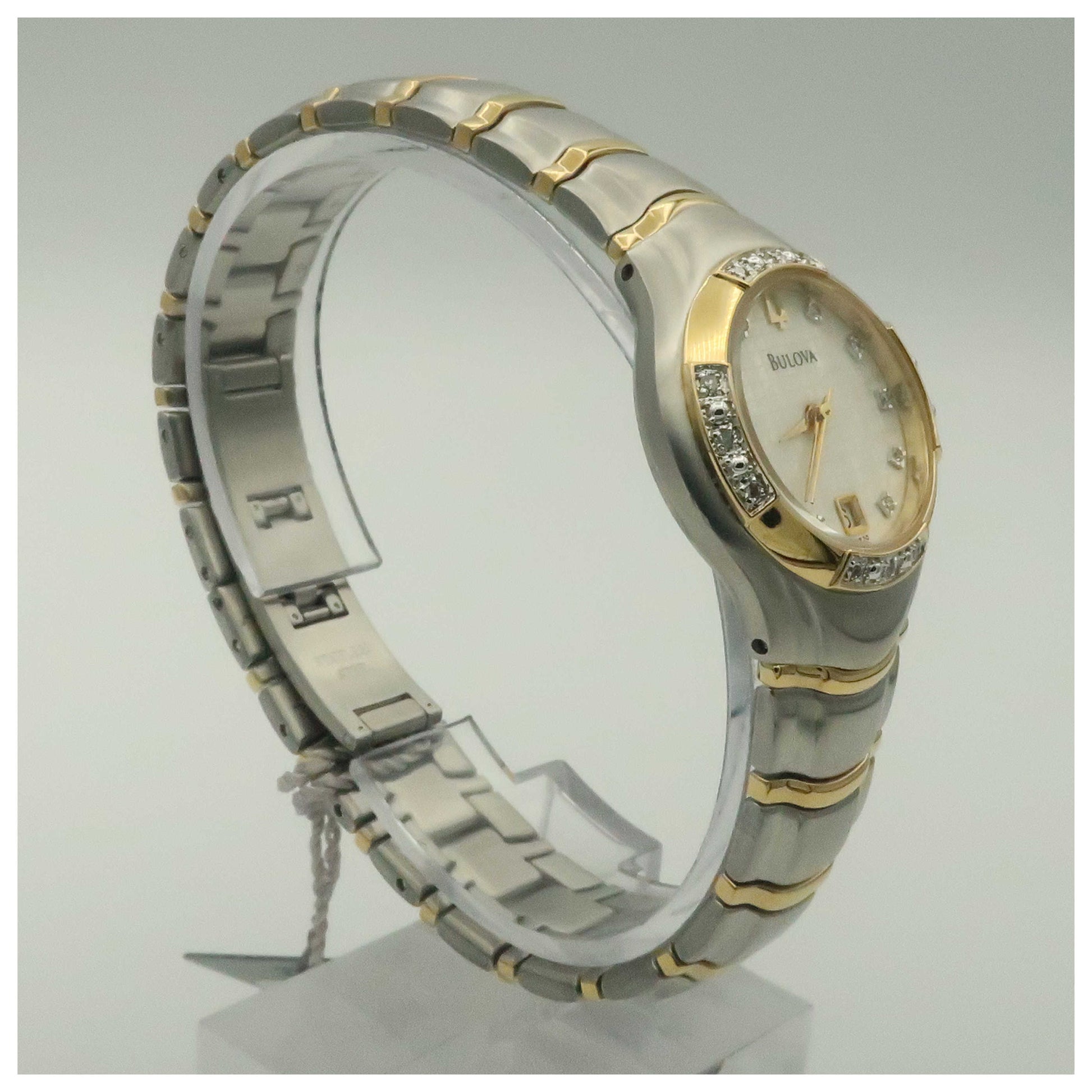 Bulova Diamonds Women's Quartz Watch 98R70-SDV - Image #3