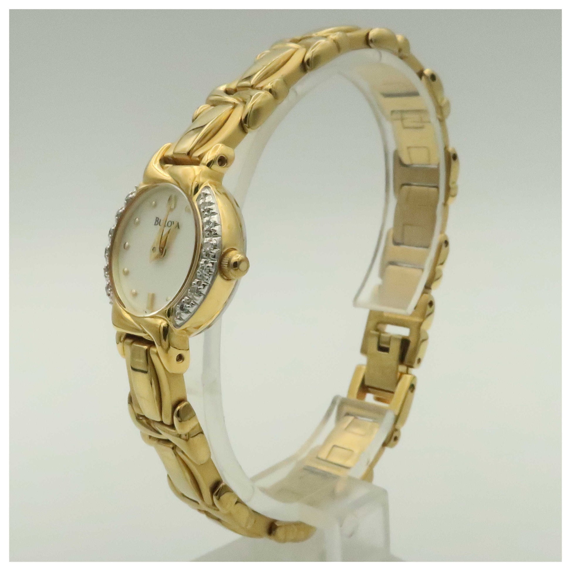 Bulova Bracelet Women's Swiss Quartz (Battery-Powered) Watch 98R88-PO - Image #4