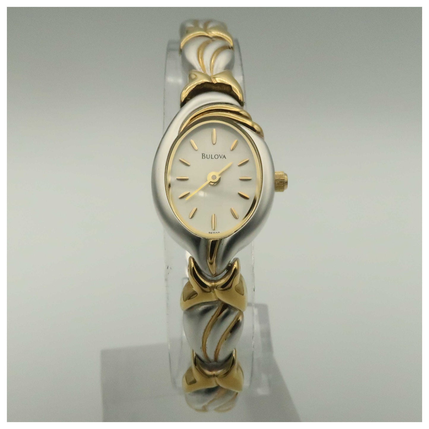 Front view of Bulova Bracelet Women's Quartz Watch 98T00-PO