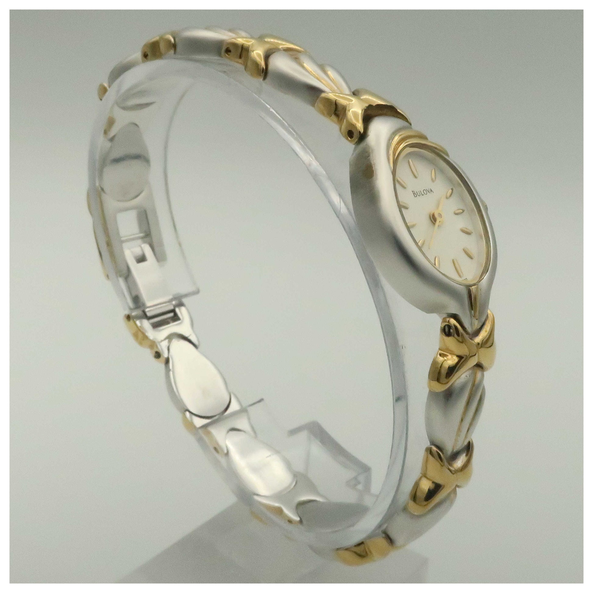Bulova Bracelet Women's Quartz Watch 98T00-PO - Image #3