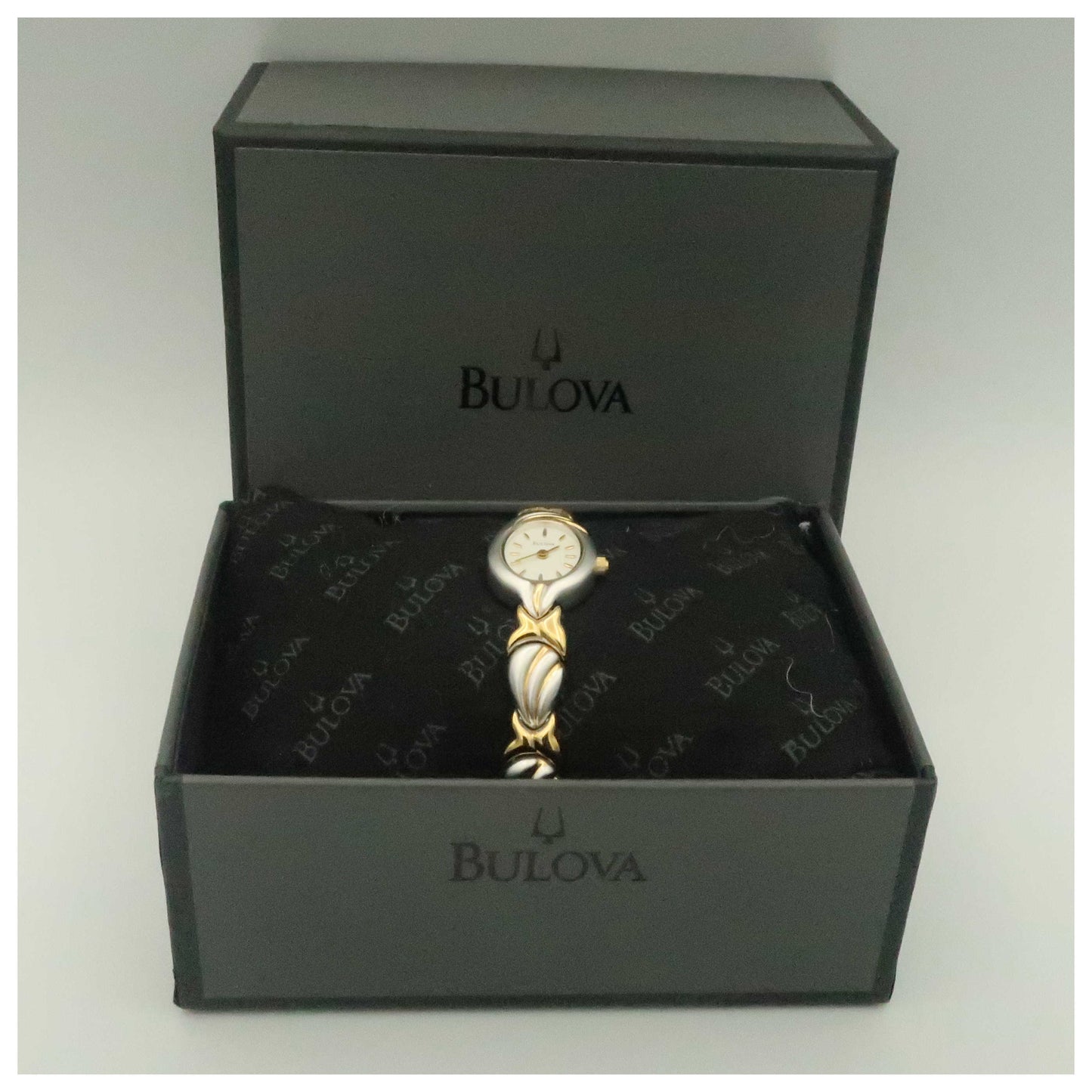 Bulova Bracelet Women's Quartz Watch 98T00-PO - Image #6
