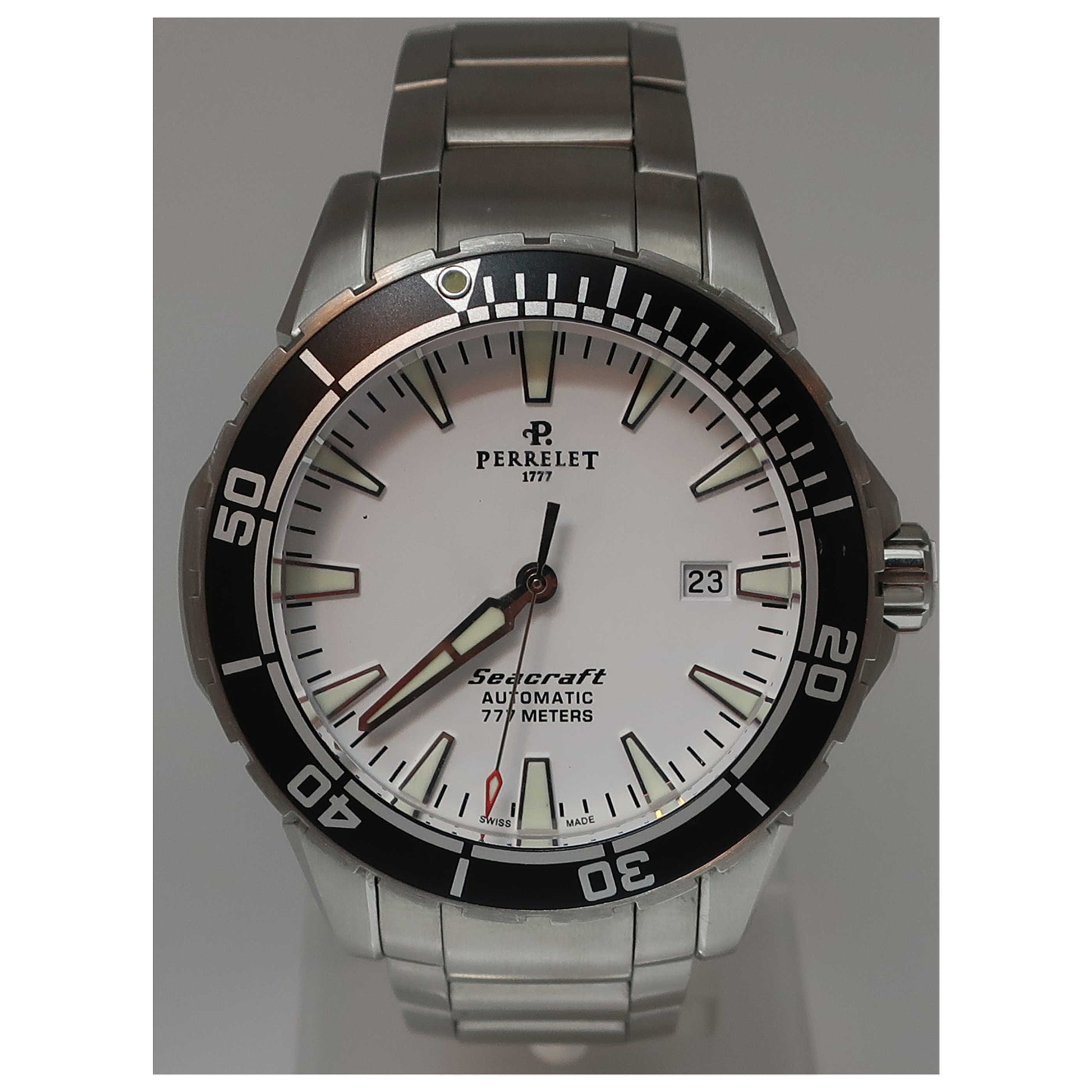 Front view of Perrelet Diver Men's Automatic Watch A1053-A-PO
