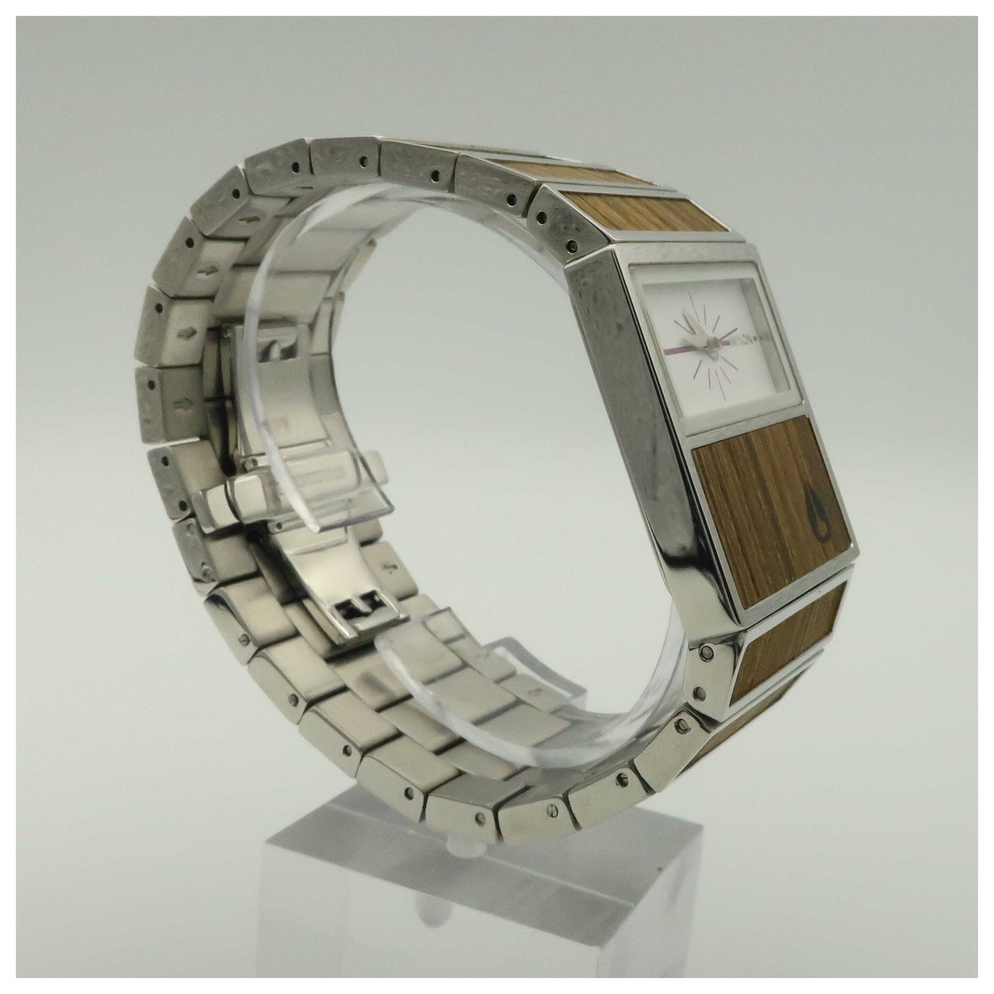 Nixon The Chalet Women's Japanese Quartz (Battery-Powered) Watch A575439-00-PO - Image #3