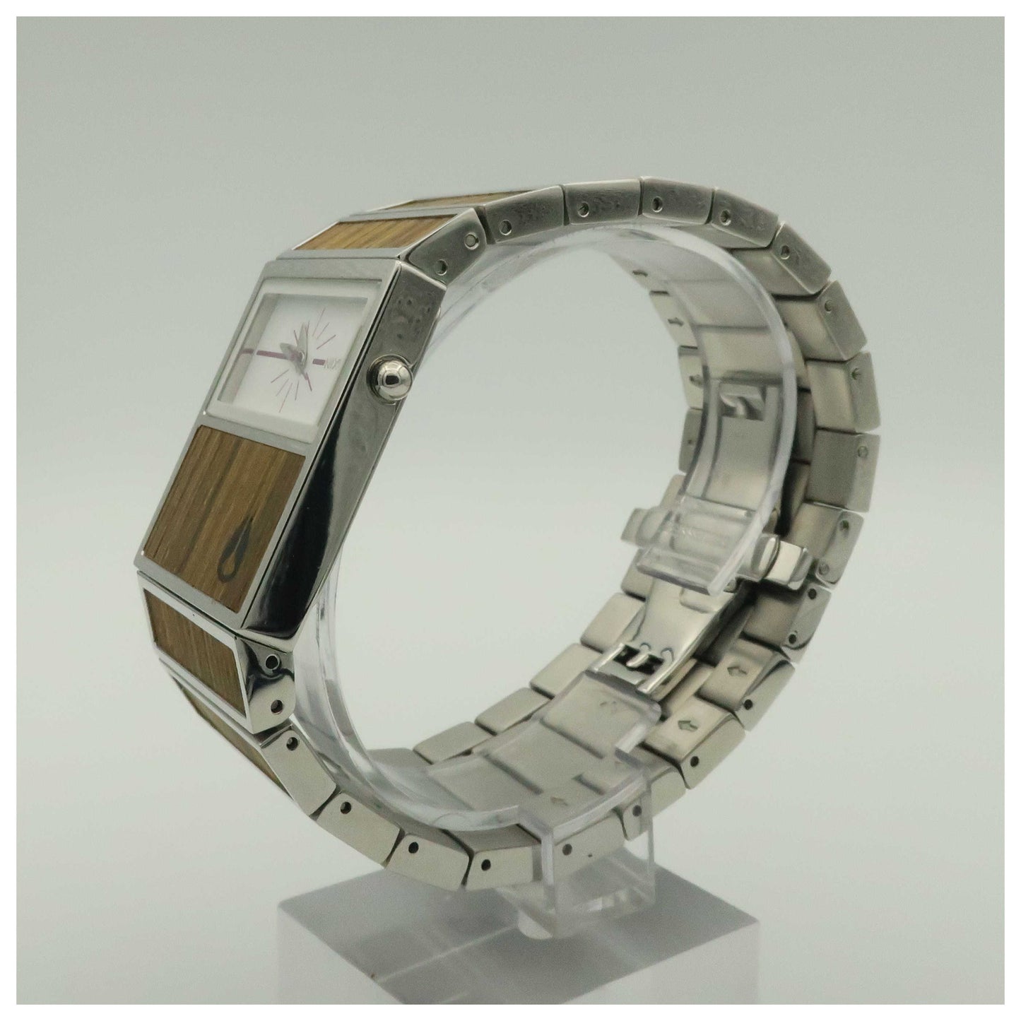 Nixon The Chalet Women's Japanese Quartz (Battery-Powered) Watch A575439-00-PO - Image #4