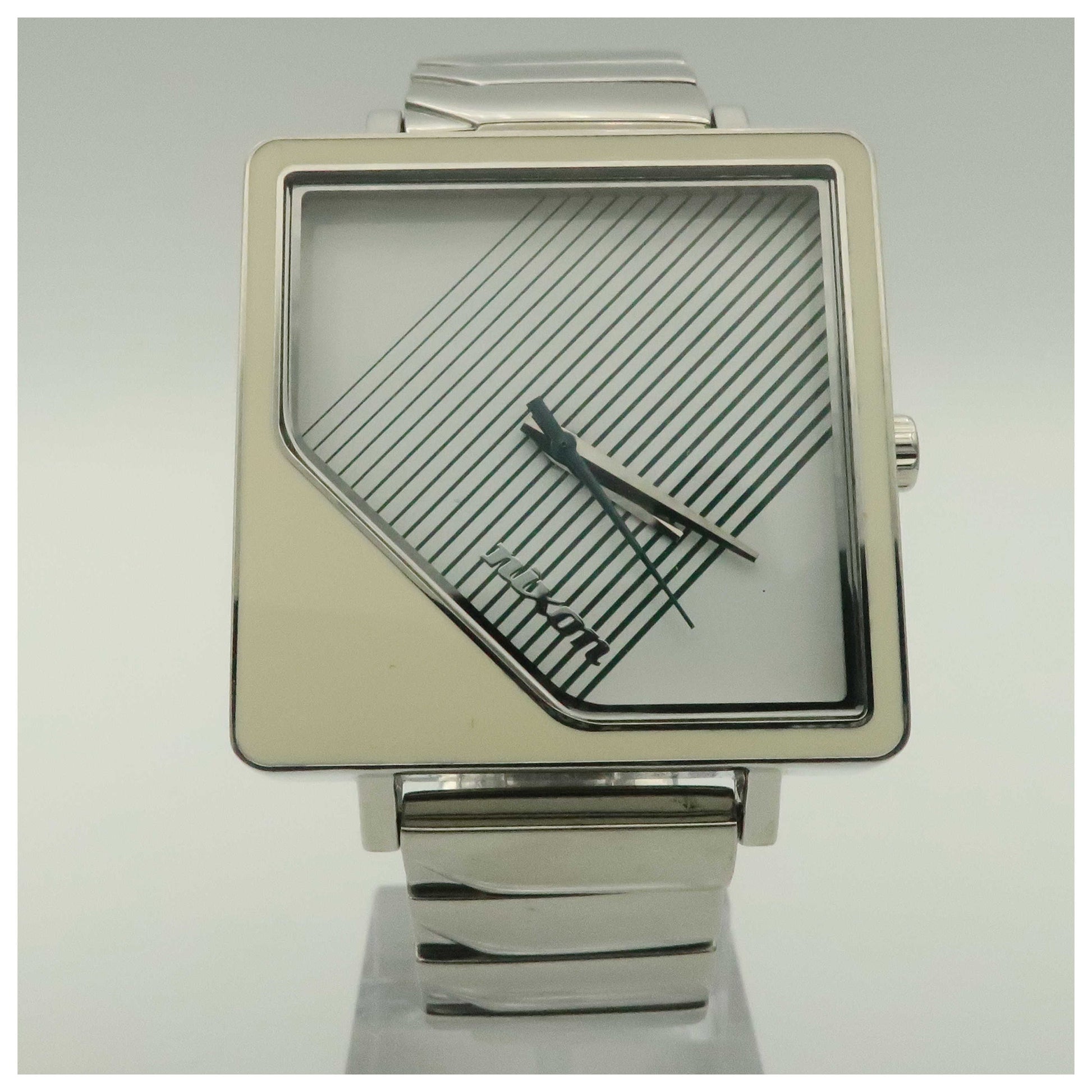 Front view of Nixon The Metric Women's Japanese Quartz (Battery-Powered) Watch A589100-00-PO