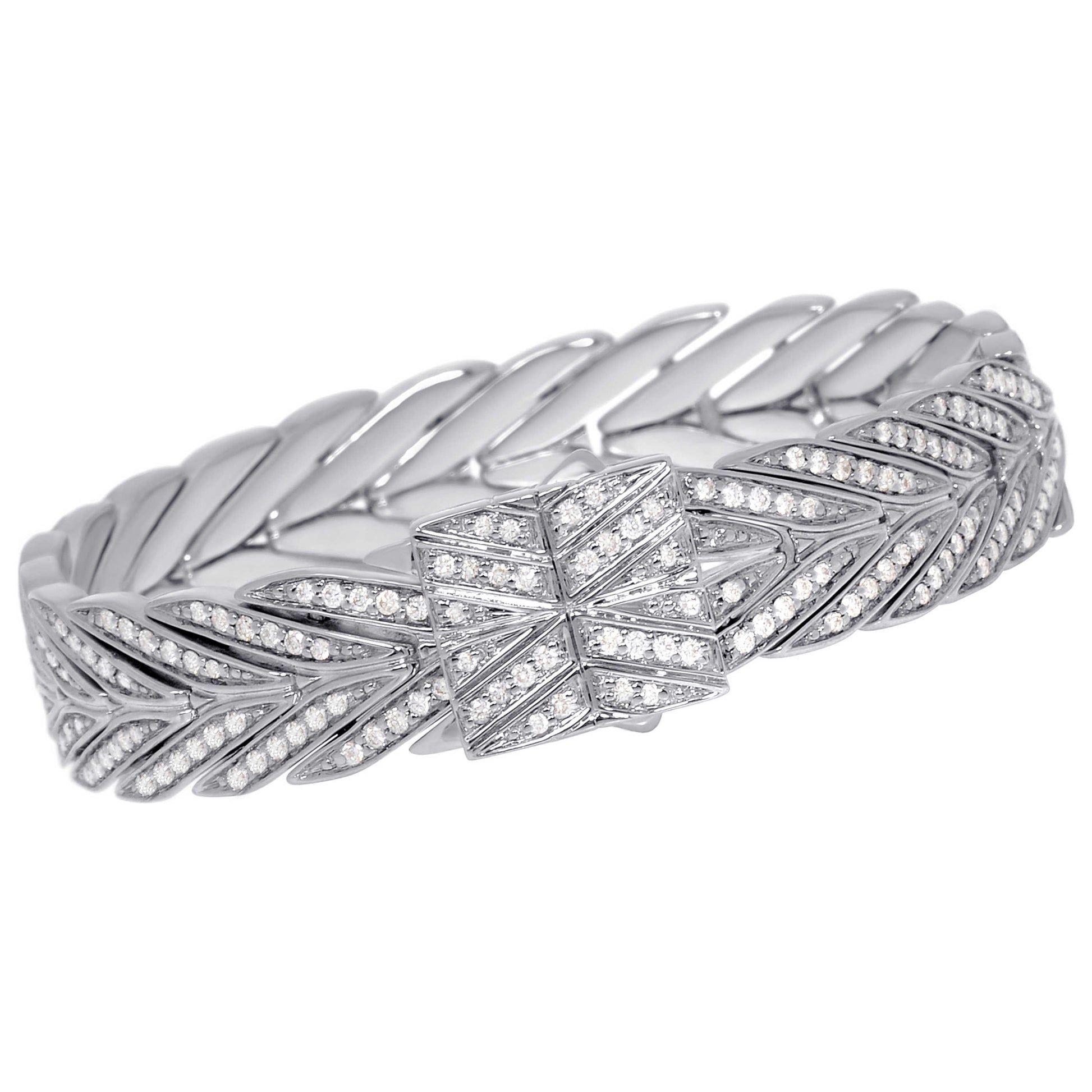 Front view of John Hardy Elegant Women's Bracelet BBP961342DIXS