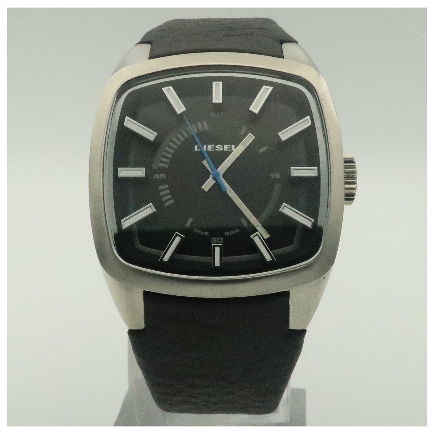 Front view of Diesel Strap Men's Japanese Quartz (Battery-Powered) Watch DZ1530-SDV